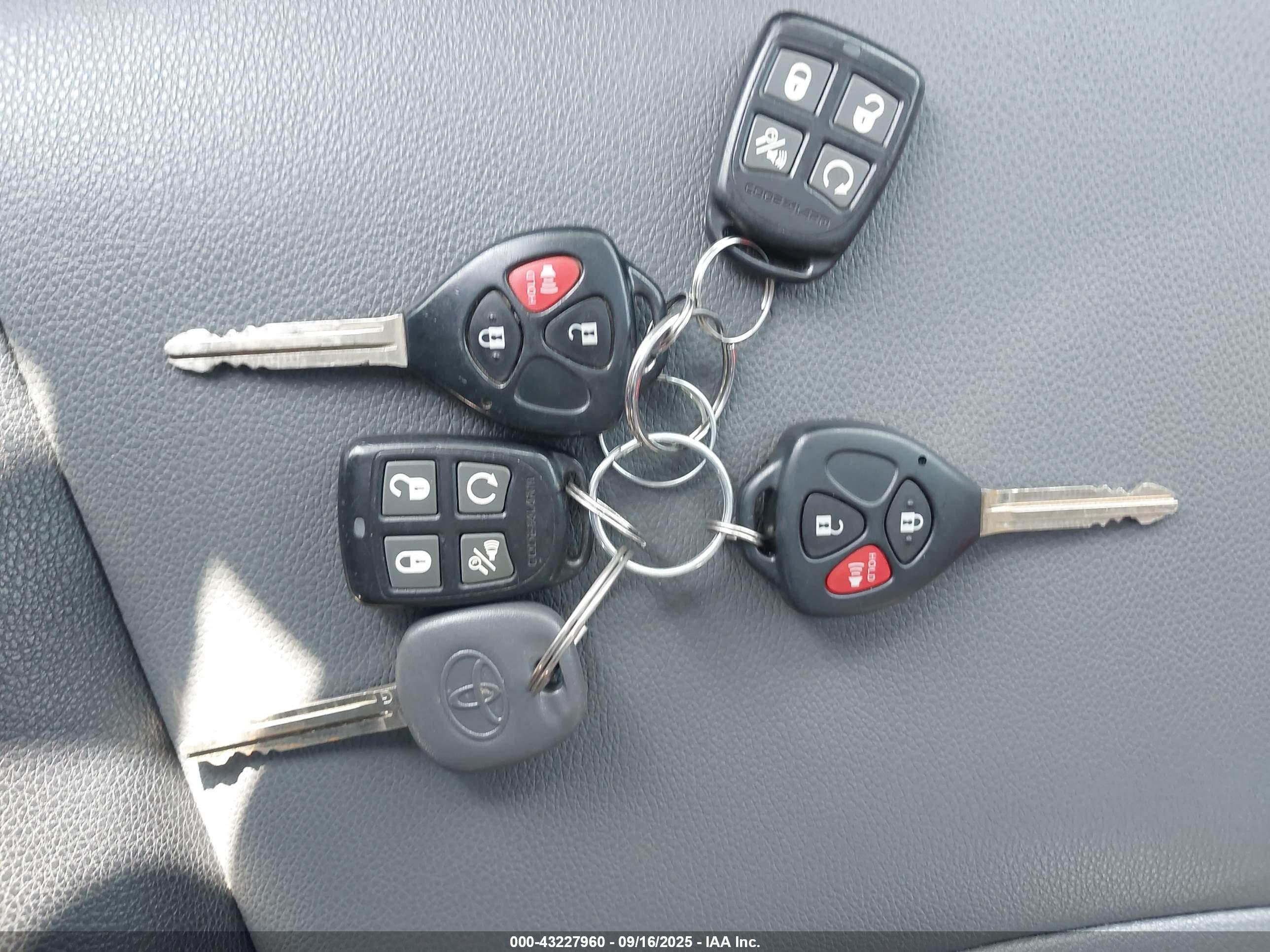 TOYOTA 4RUNNER image 11