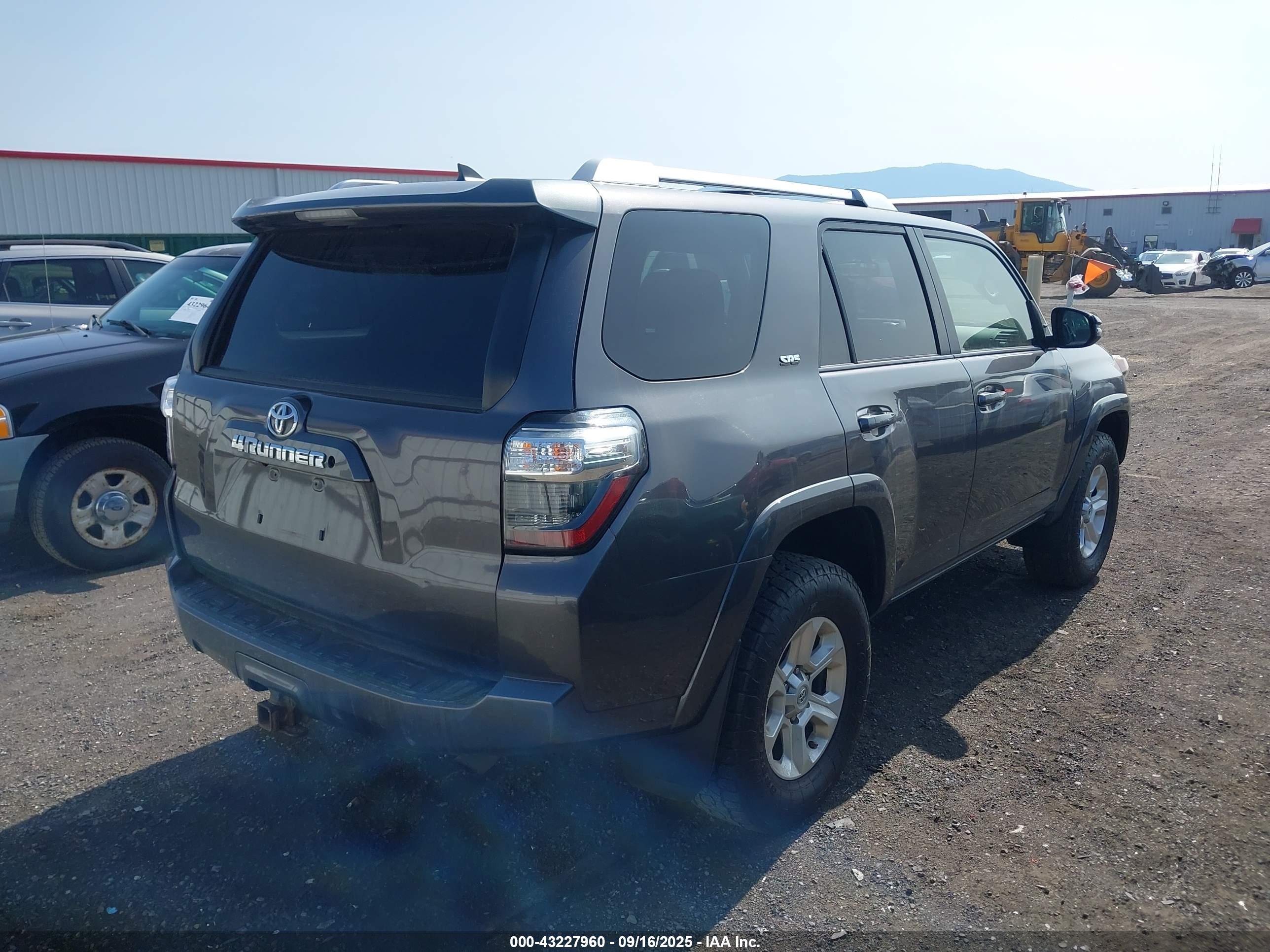 TOYOTA 4RUNNER image 4