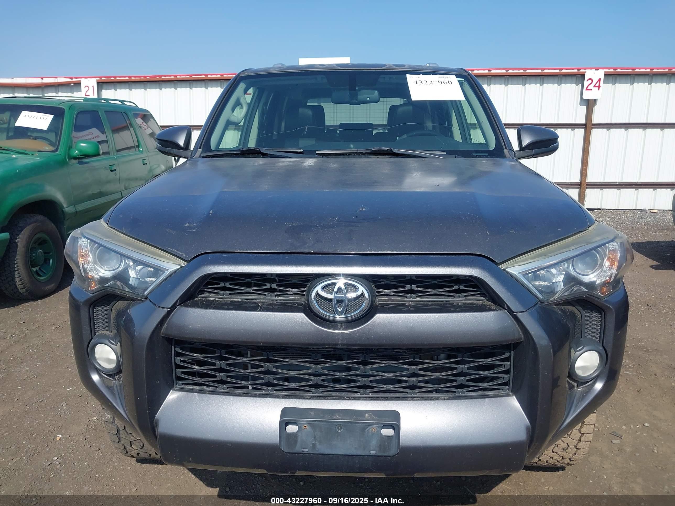 TOYOTA 4RUNNER image 6