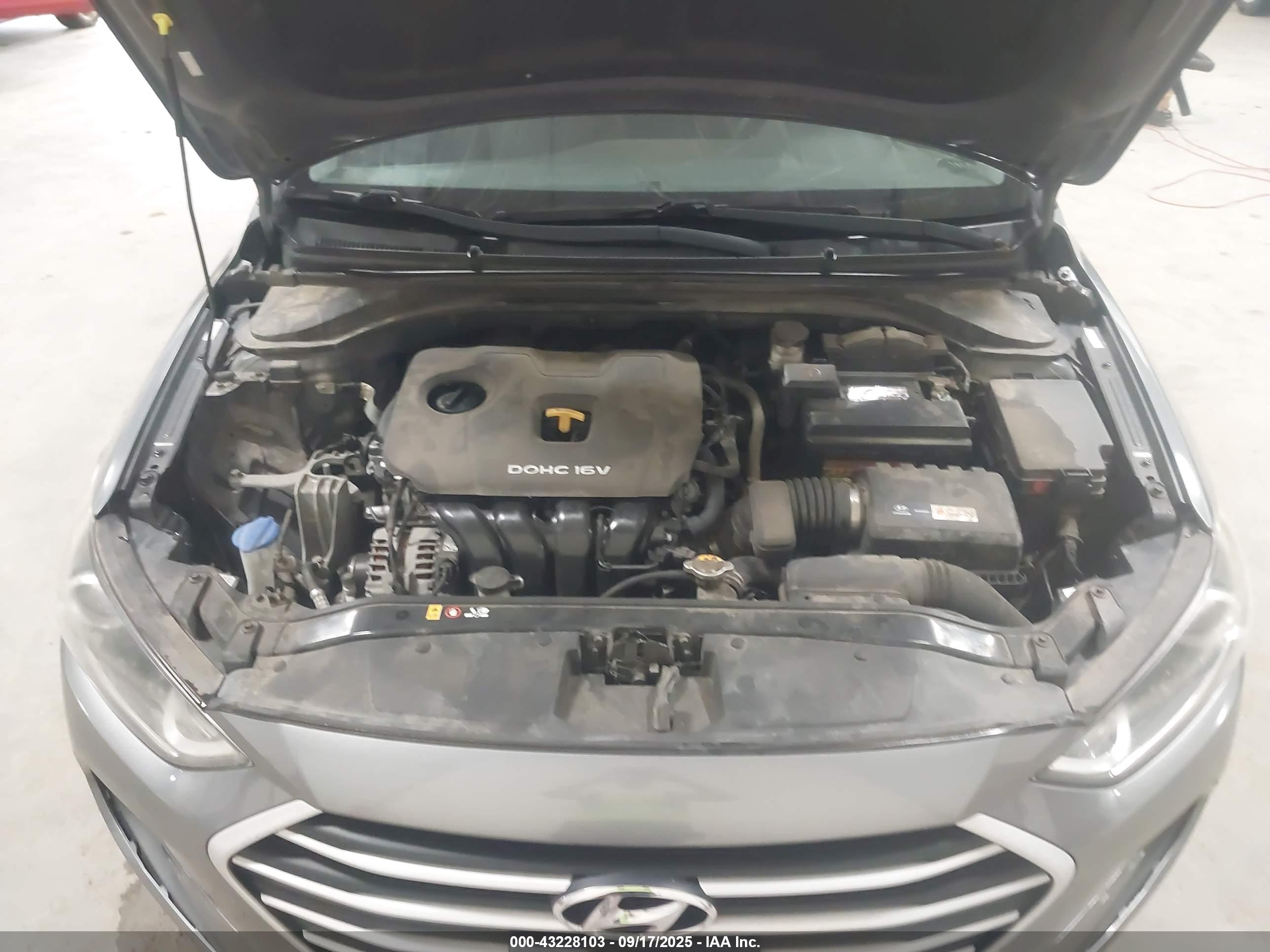 HYUNDAI ELANTRA image 10