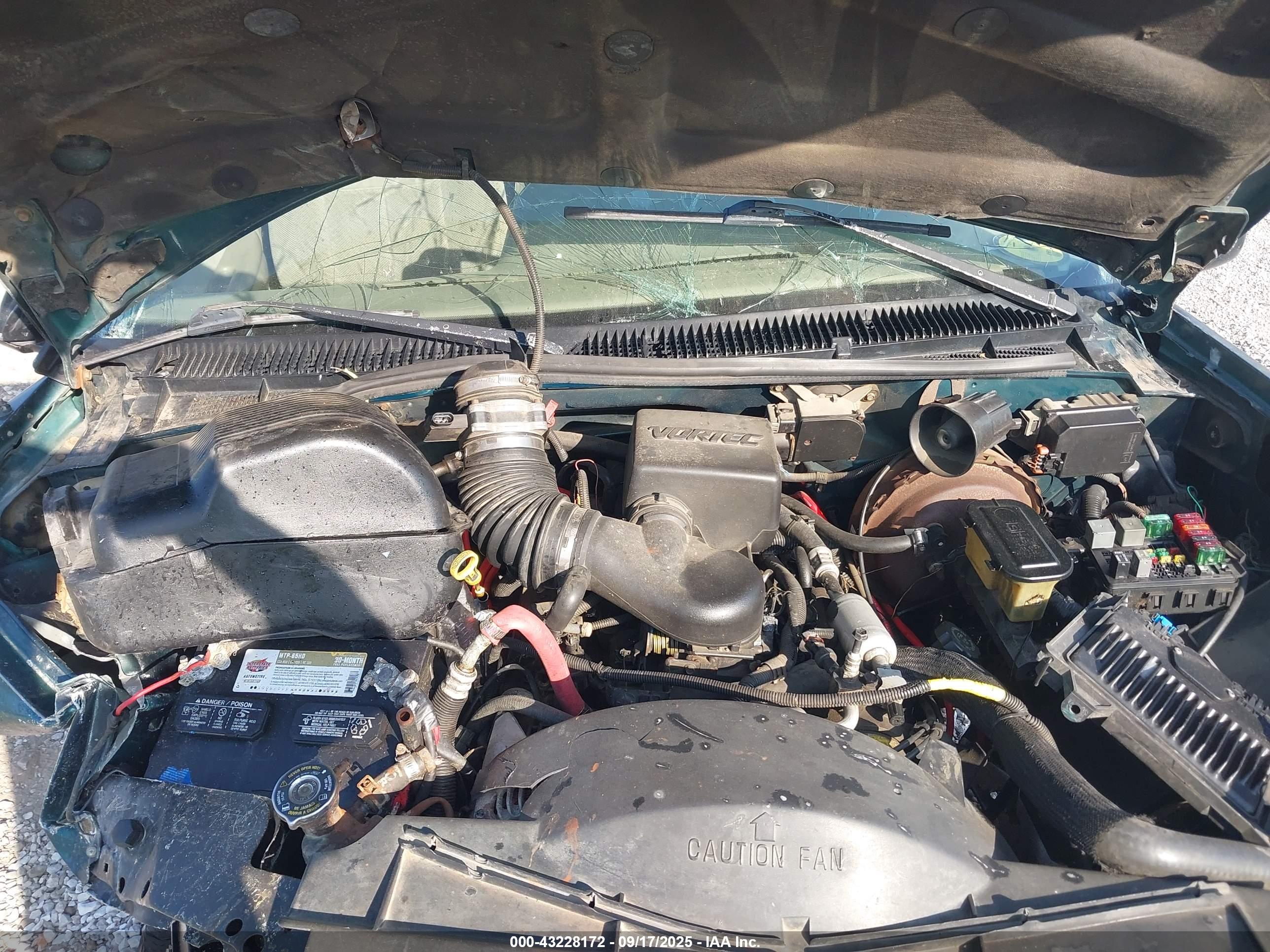 CHEVROLET GMT-400 image 10