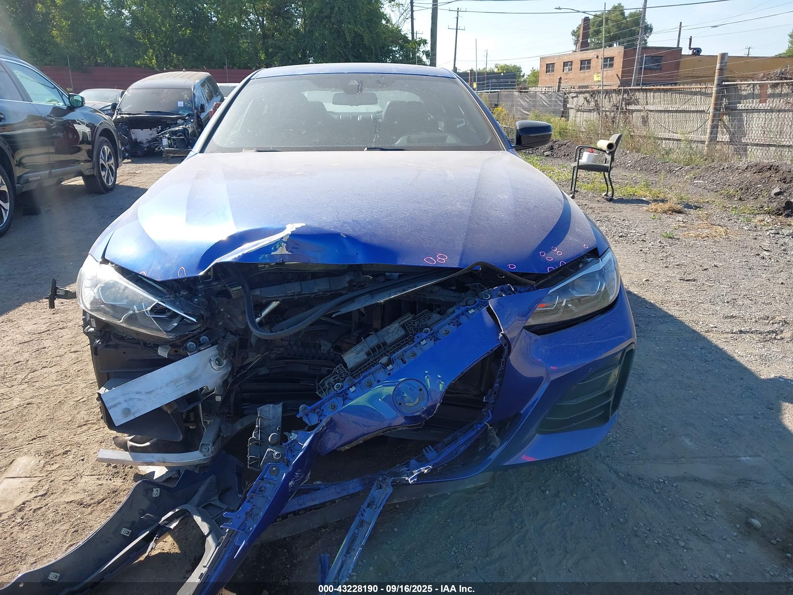 BMW M440I image 6