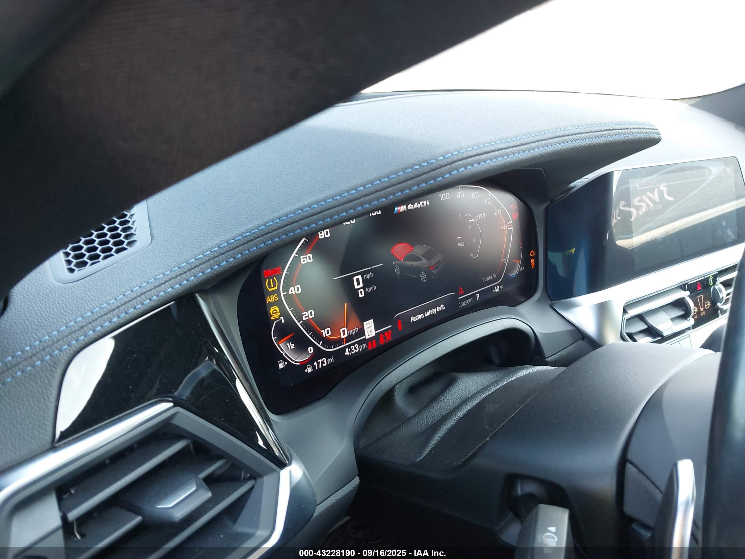 BMW M440I image 7