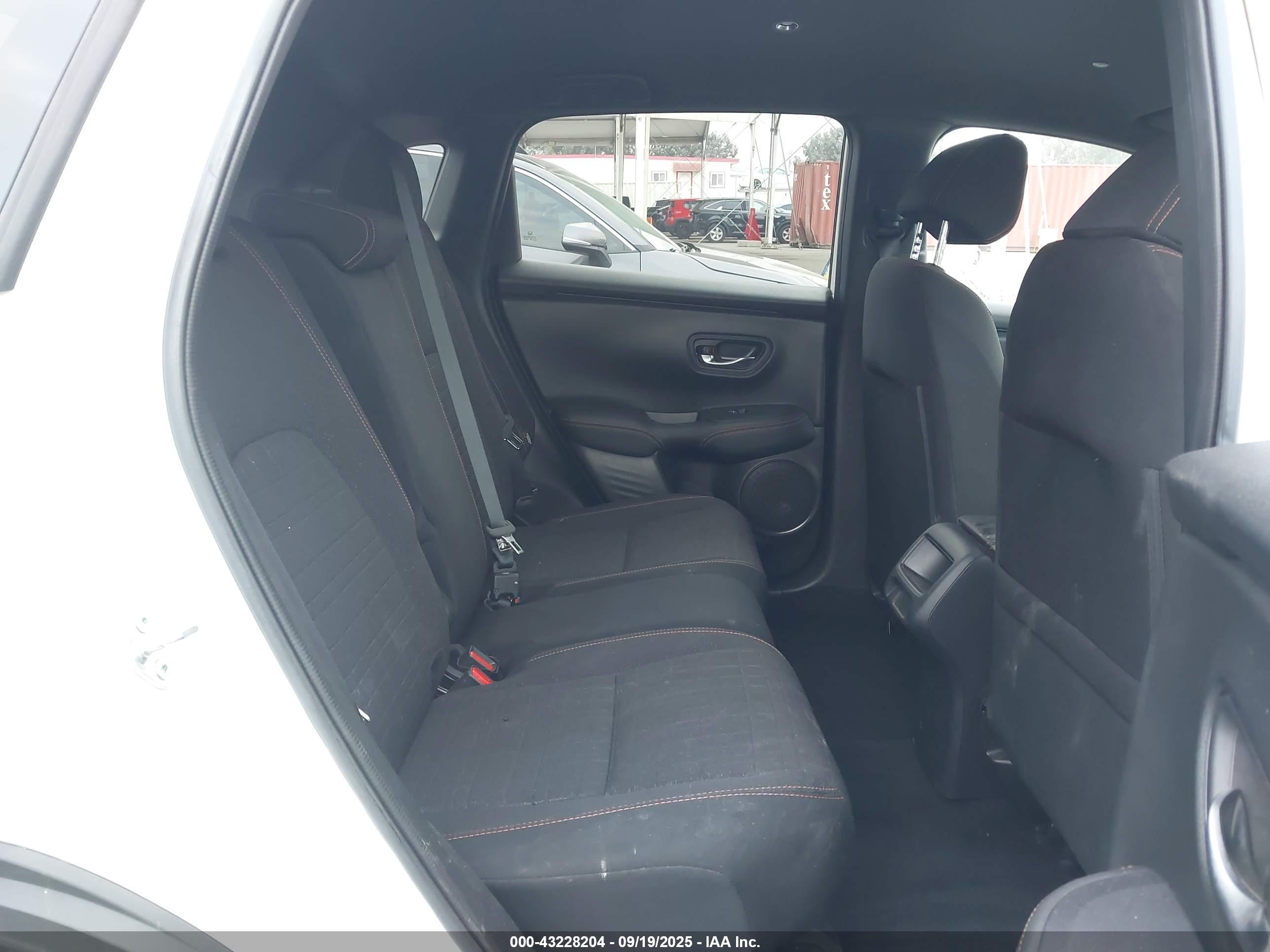 HONDA HR-V image 8