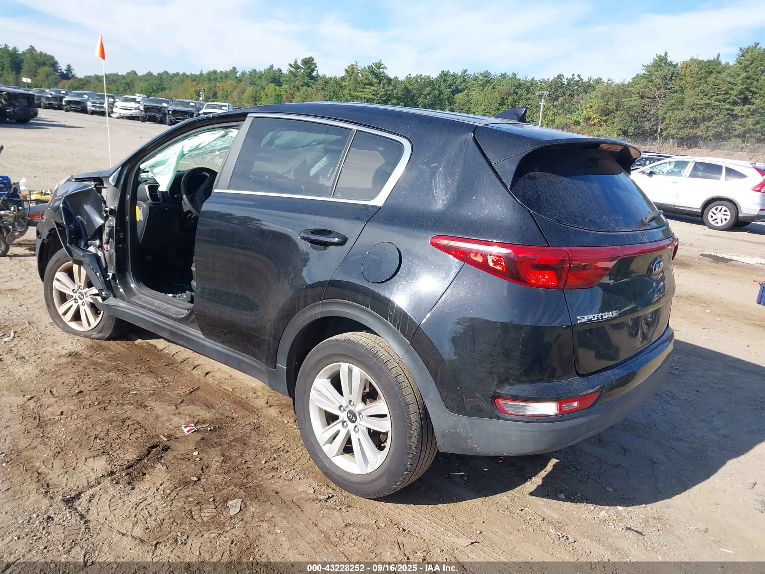 KIA SPORTAGE image 3