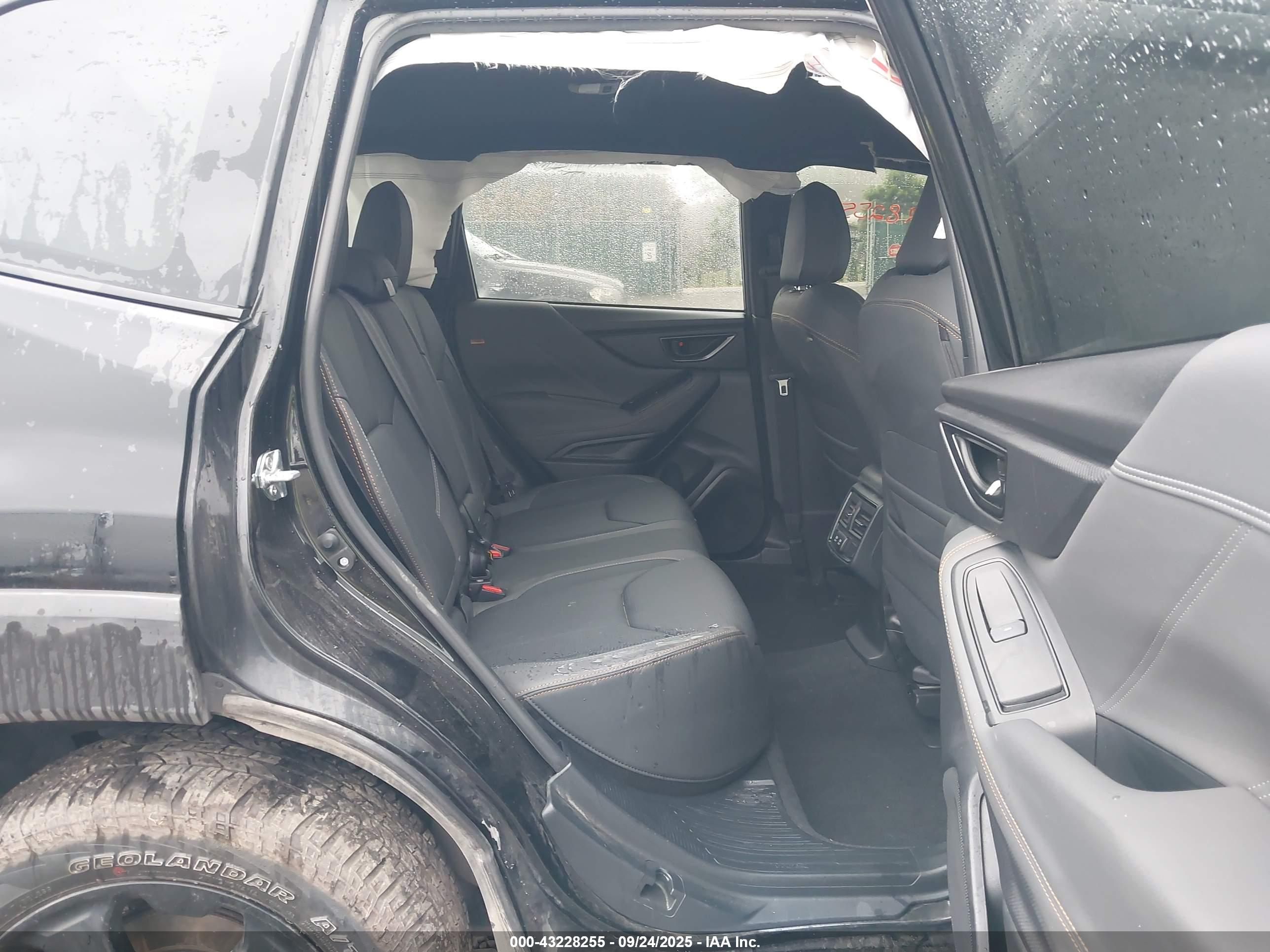 SUBARU FORESTER image 8