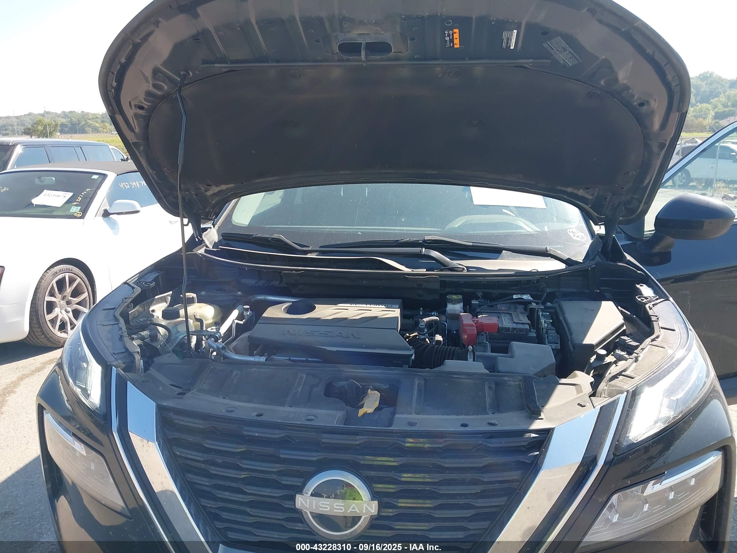 NISSAN ROGUE image 10