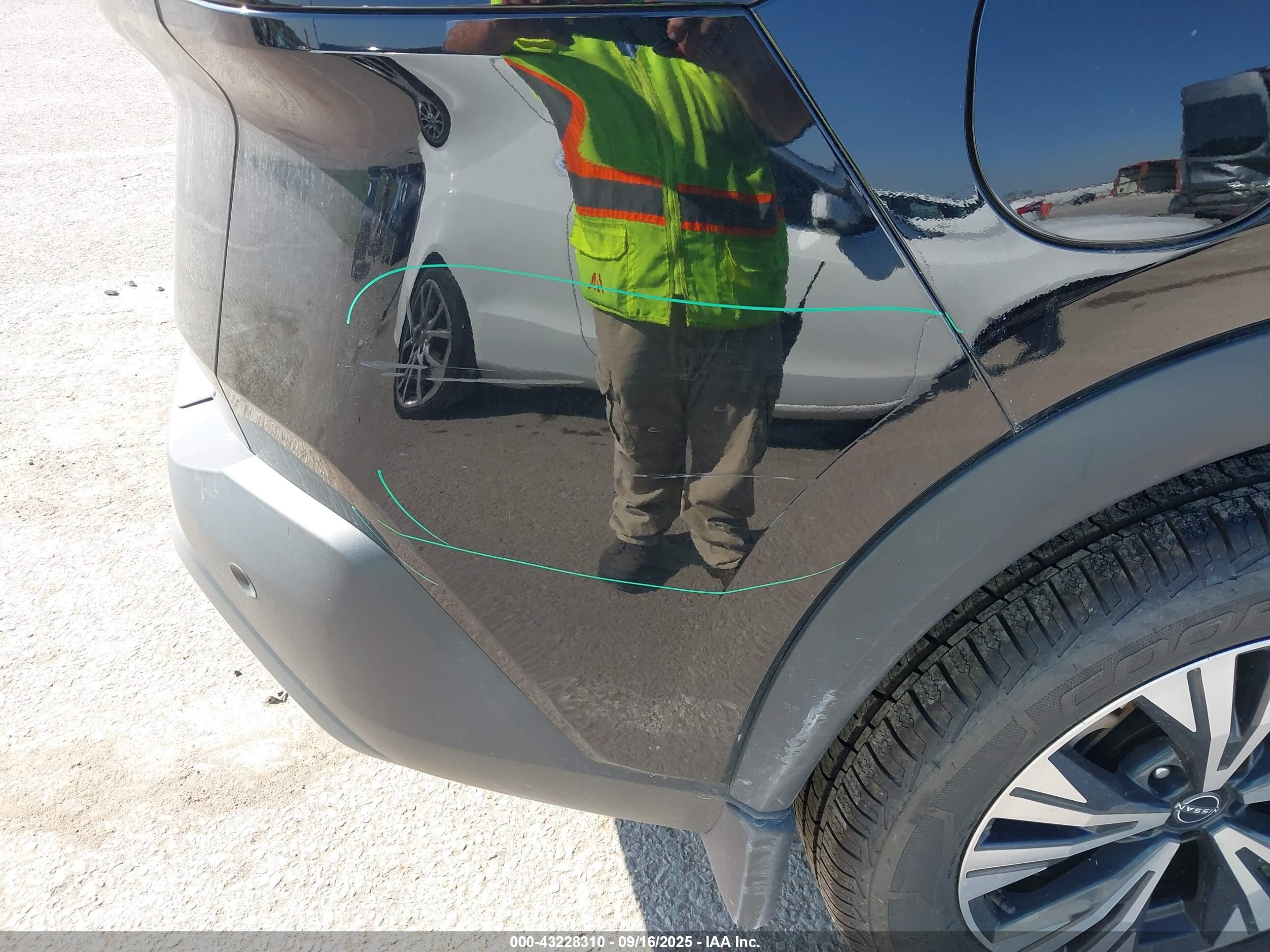NISSAN ROGUE image 6