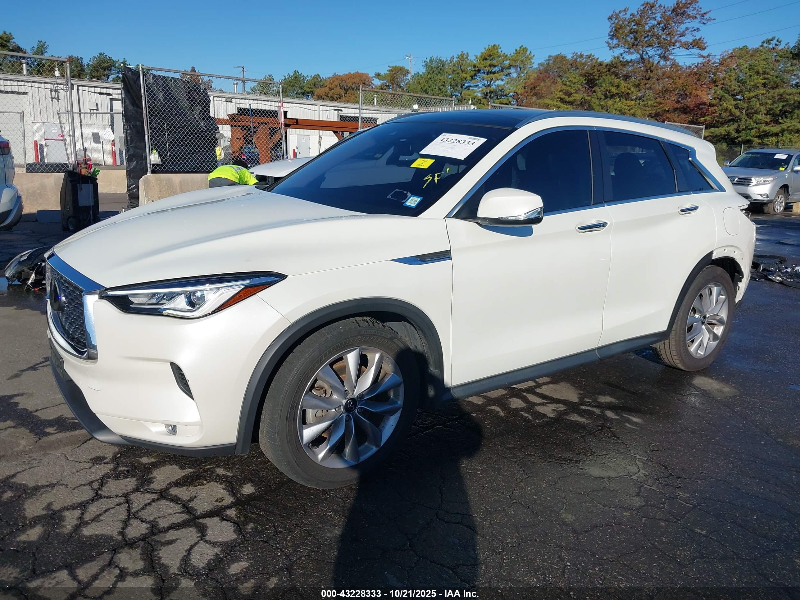 INFINITI QX50 image 2