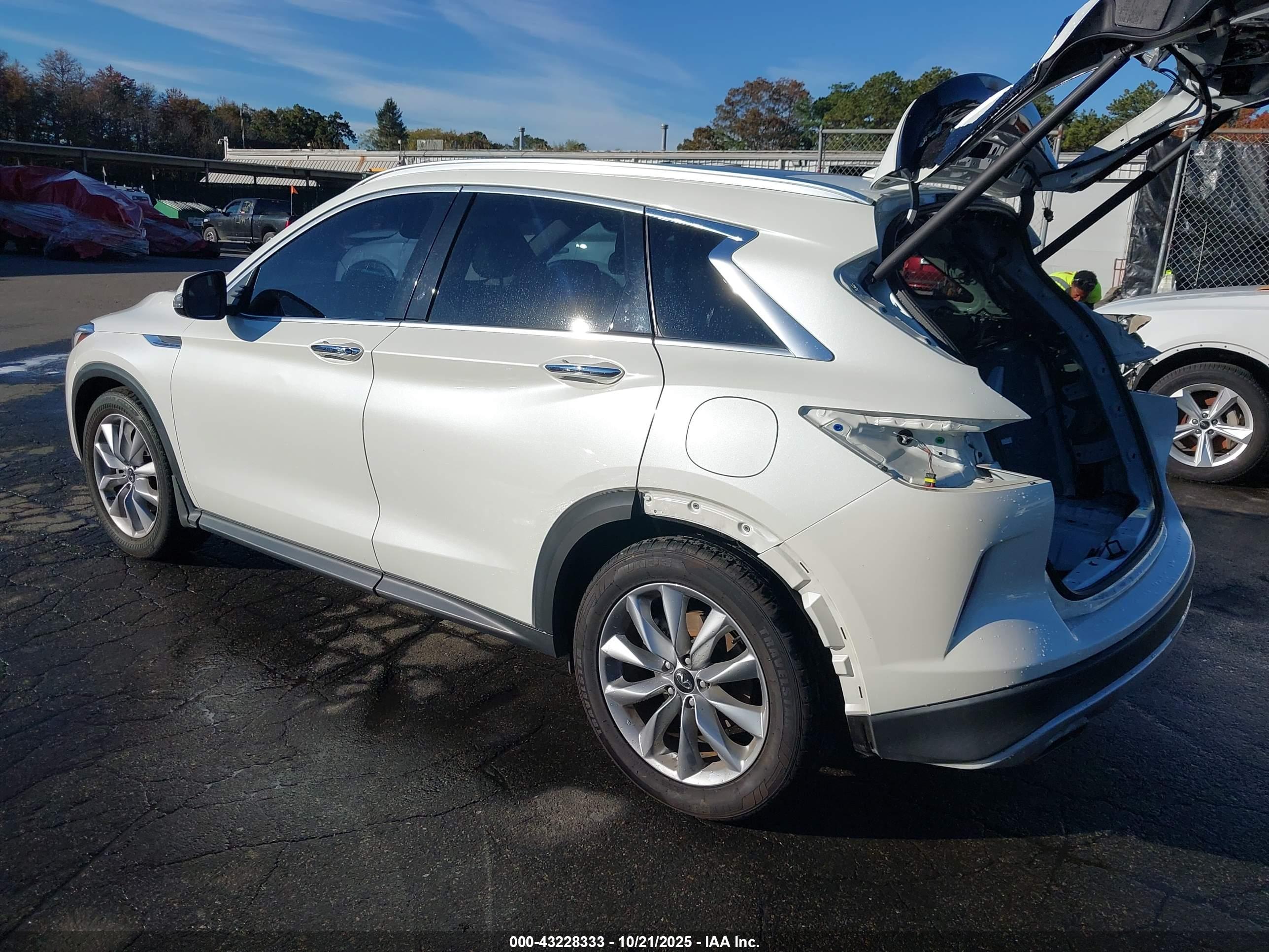 INFINITI QX50 image 3