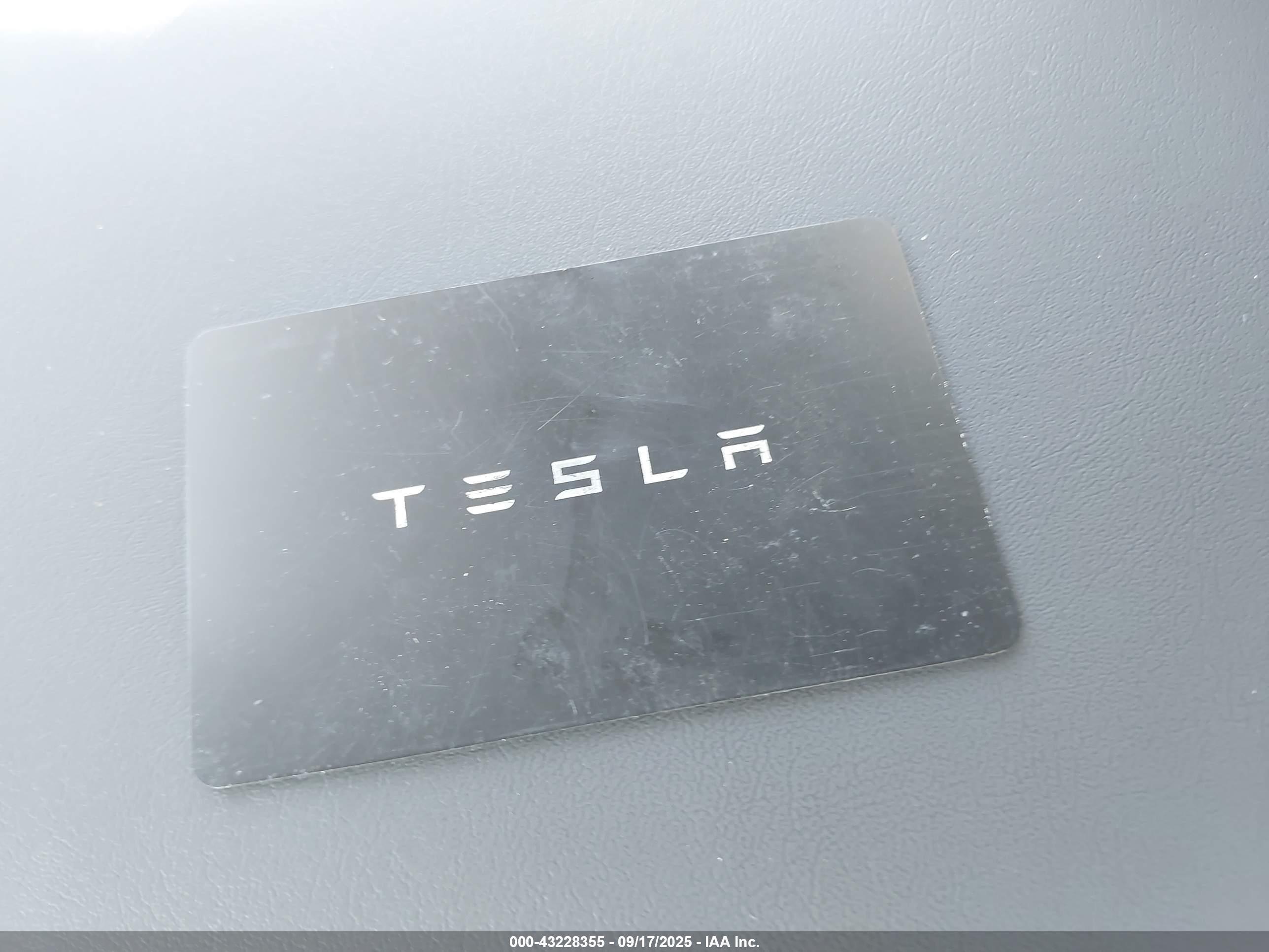 TESLA MODEL image 11