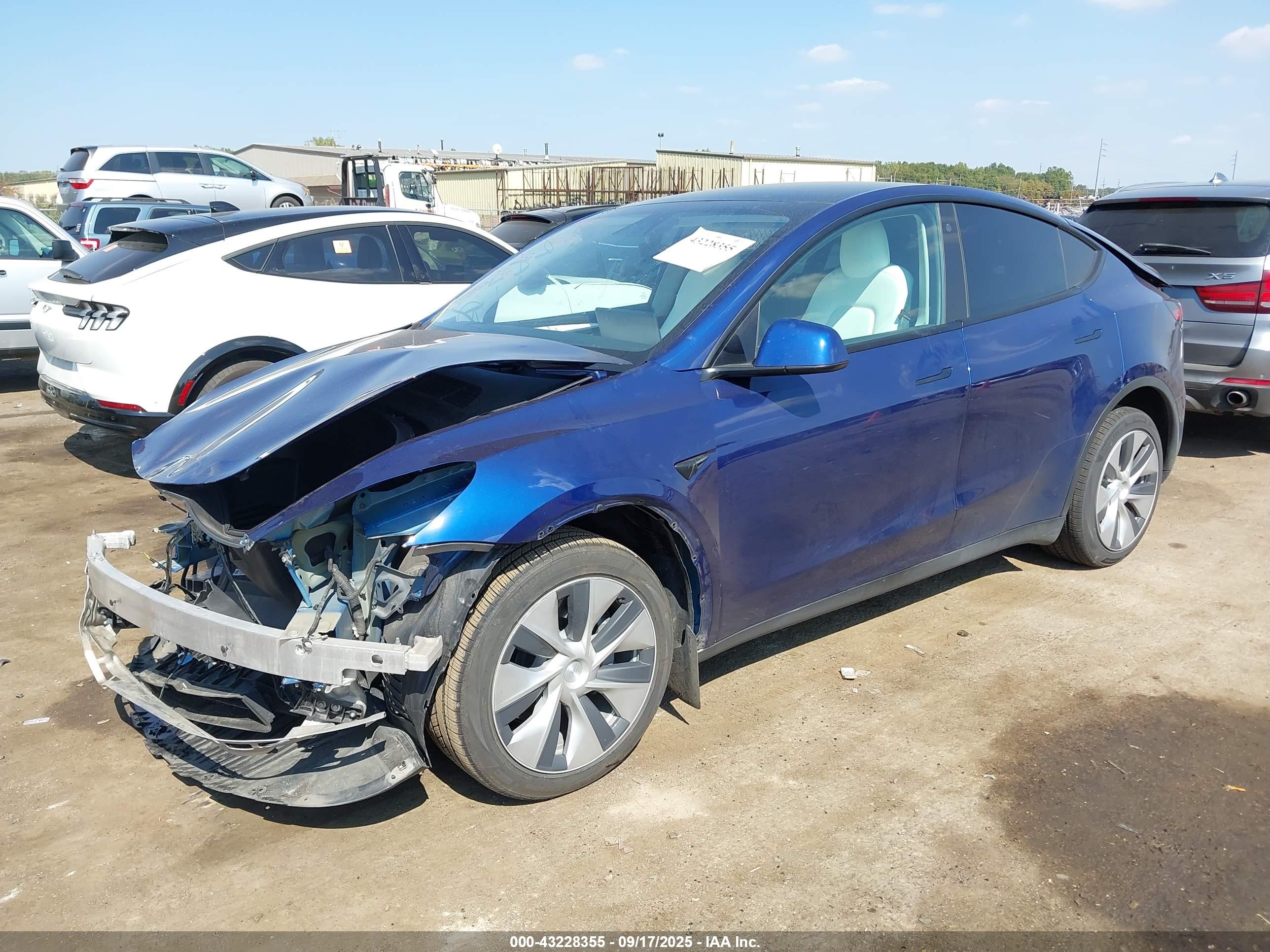 TESLA MODEL image 2
