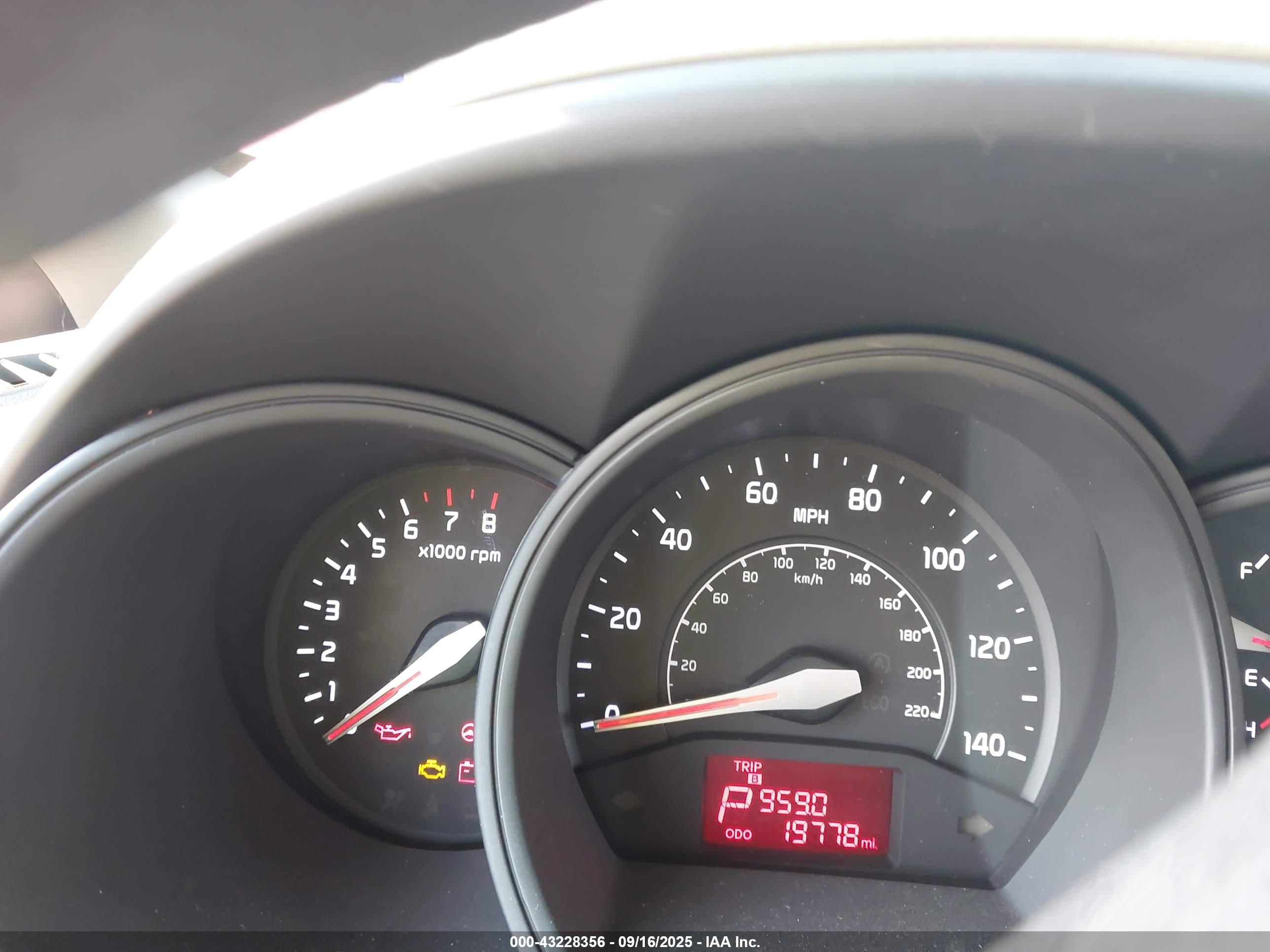 KIA RIO image 7