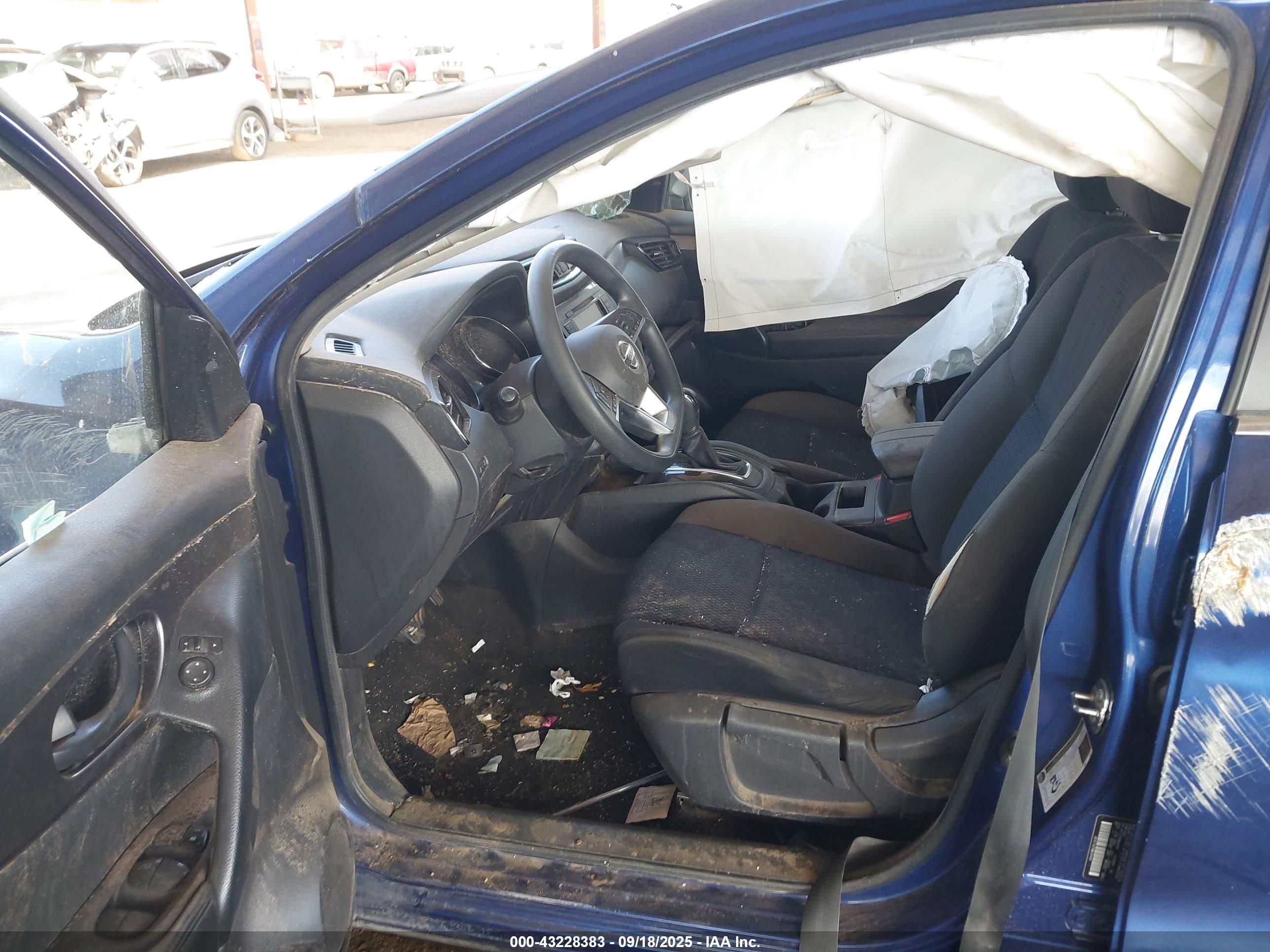 NISSAN ROGUE image 5