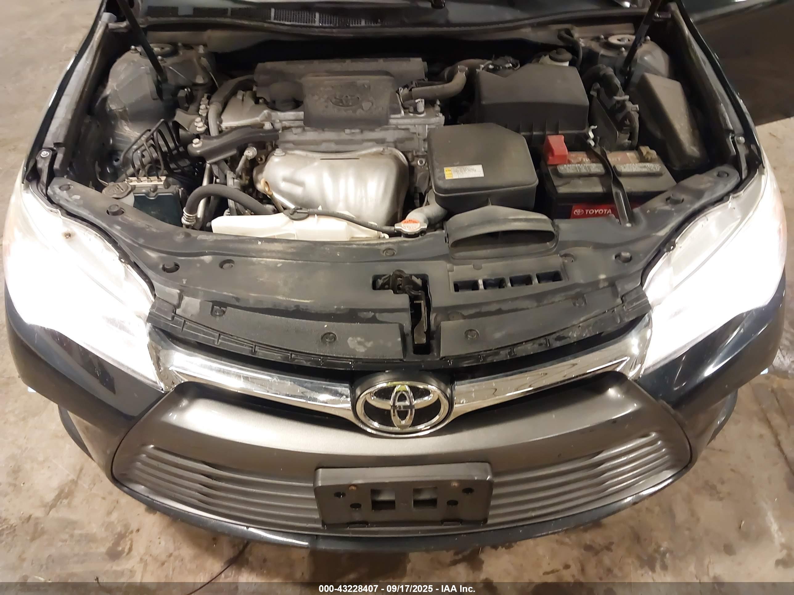 TOYOTA CAMRY image 10