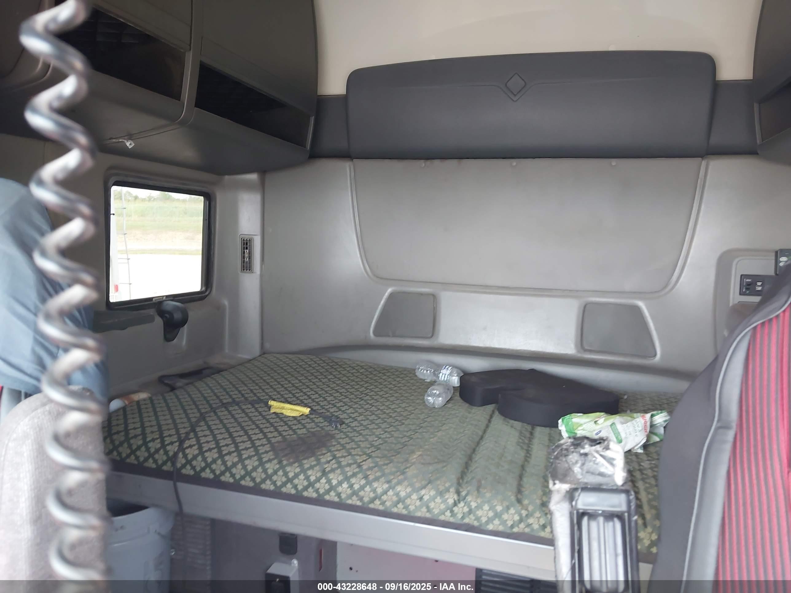 INTERNATIONAL PROSTAR image 7