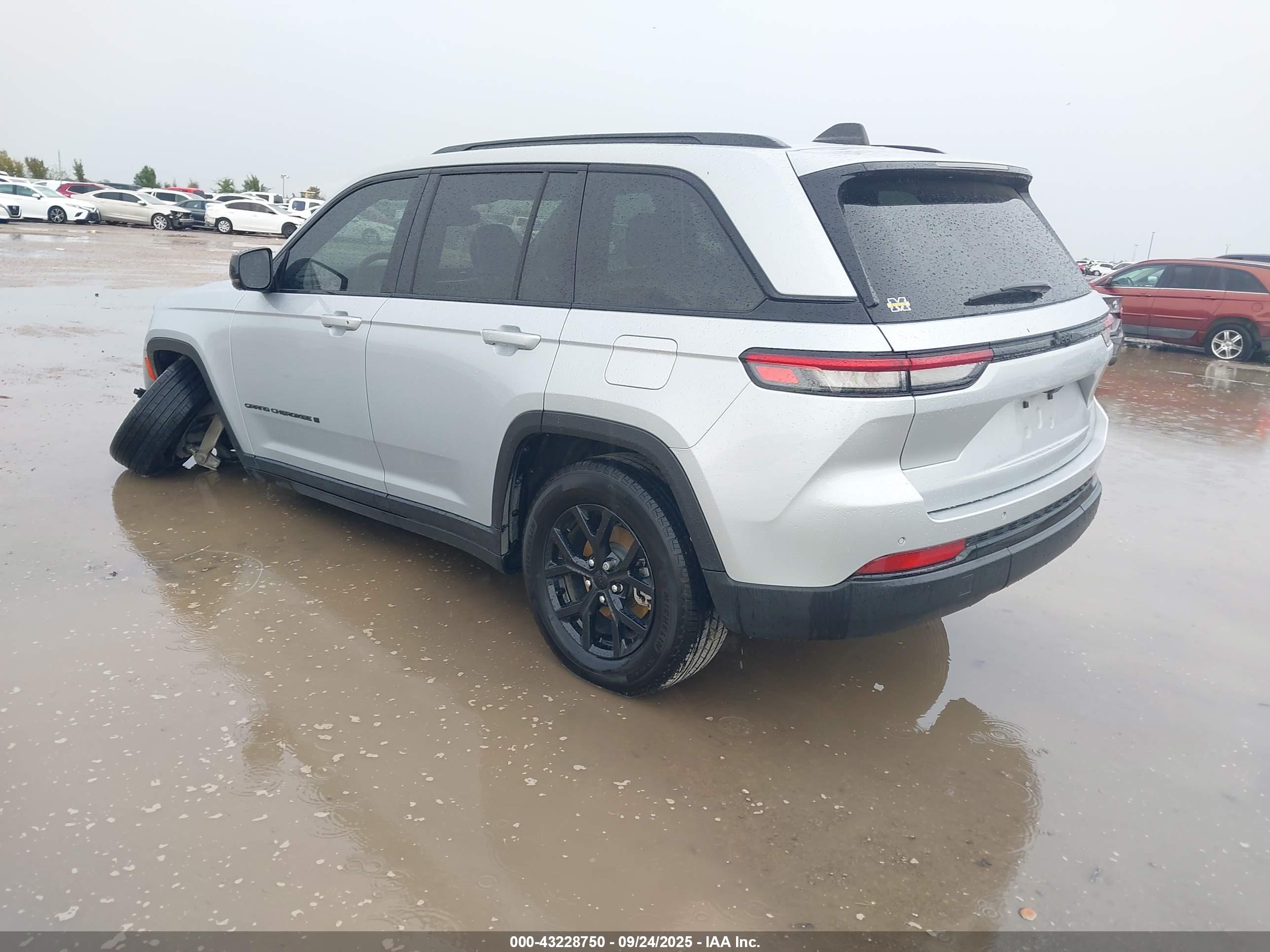 JEEP GRAND image 3