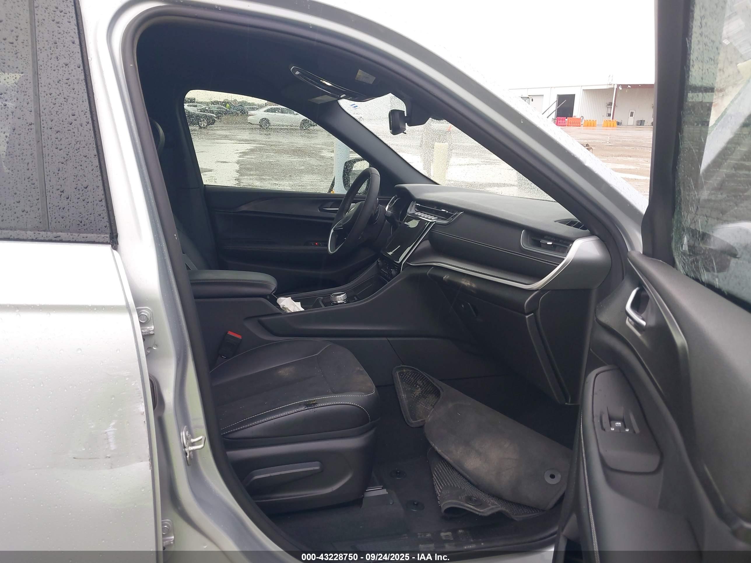 JEEP GRAND image 5