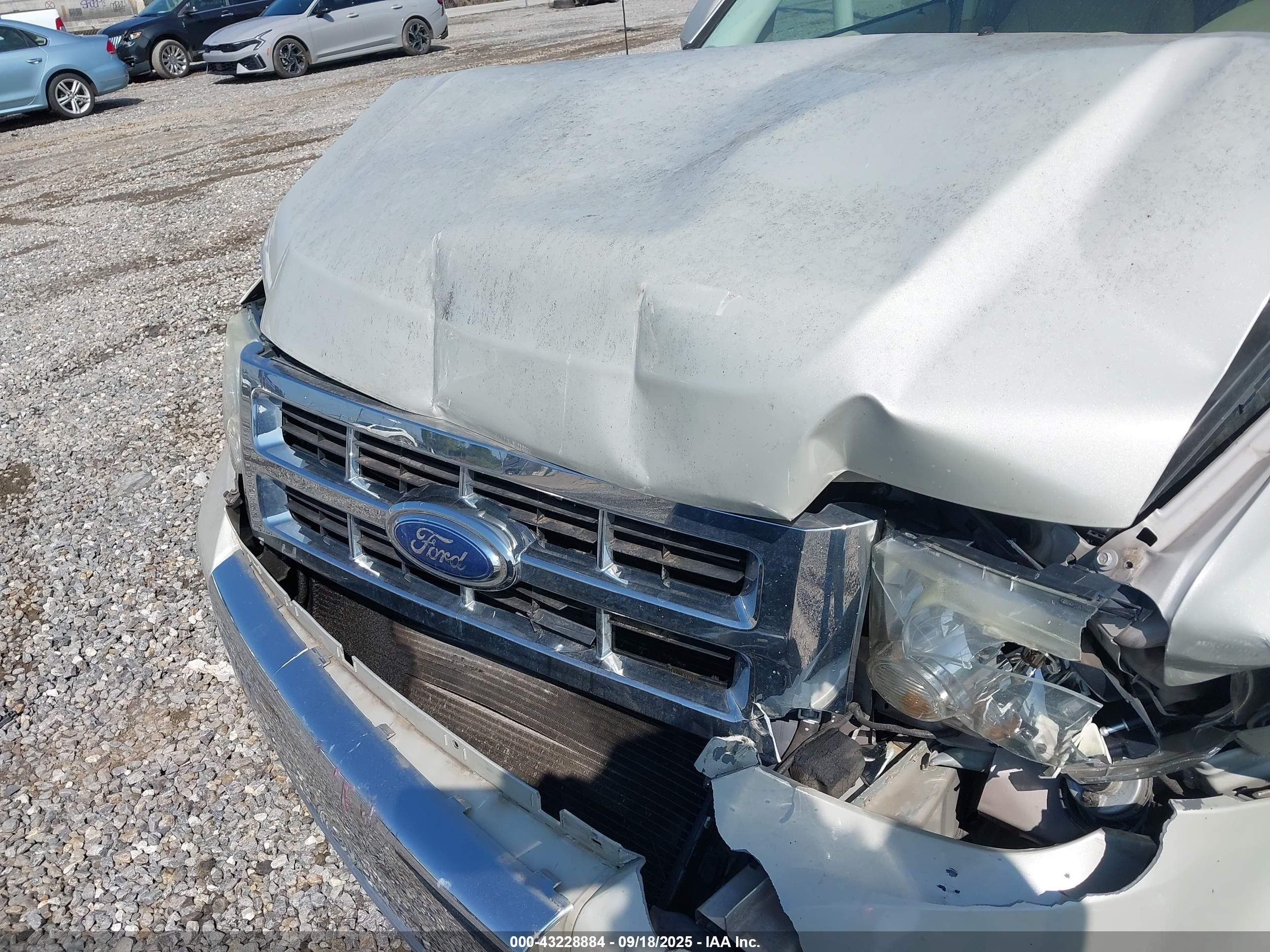 FORD ESCAPE image 10