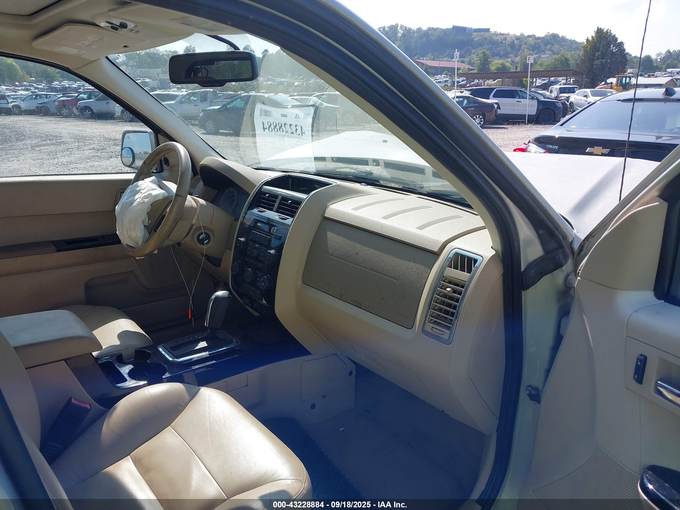 FORD ESCAPE image 5