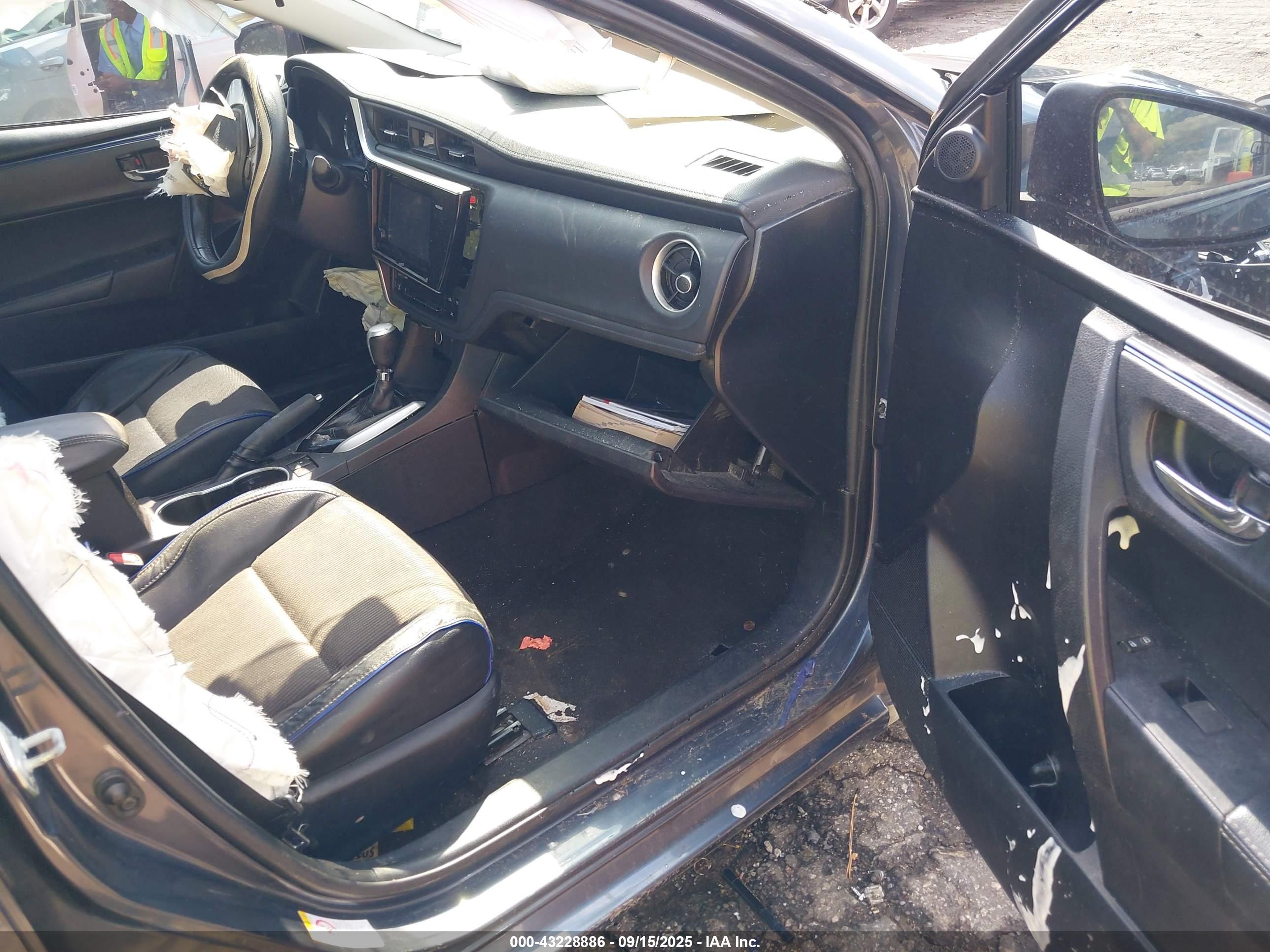 TOYOTA COROLLA image 5