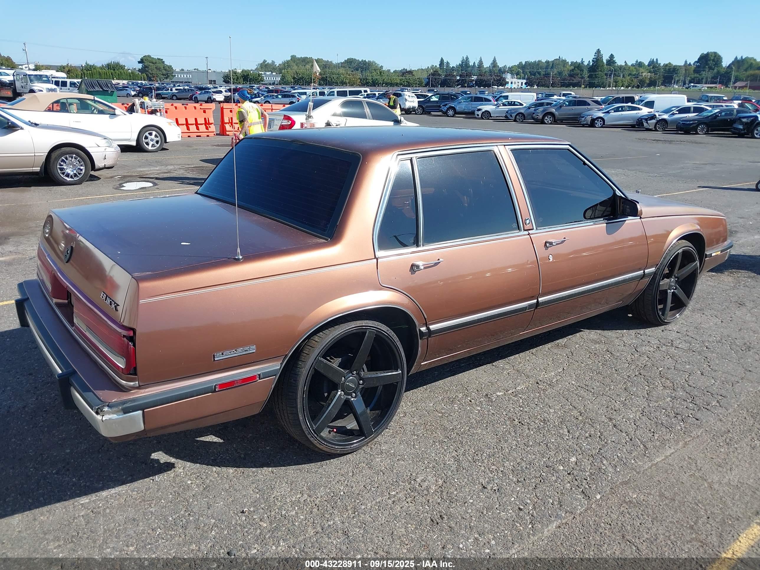 BUICK LESABRE image 4