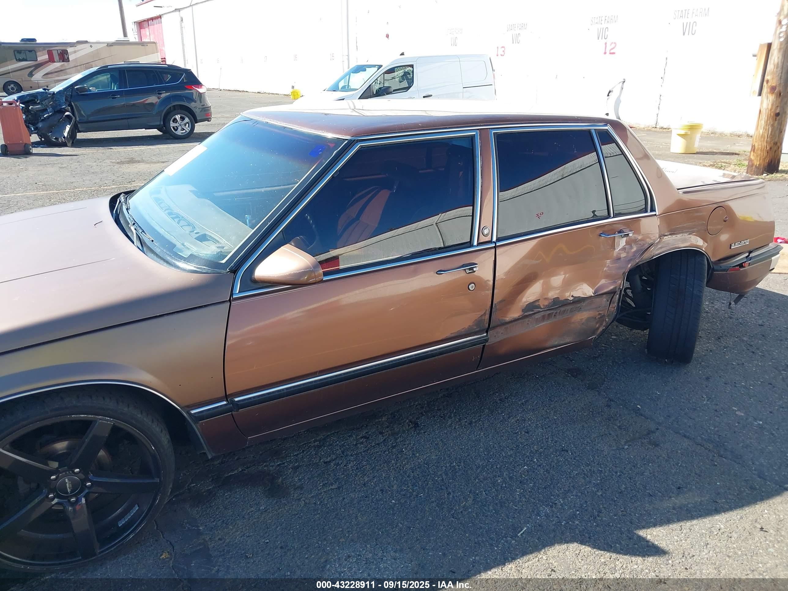 BUICK LESABRE image 6