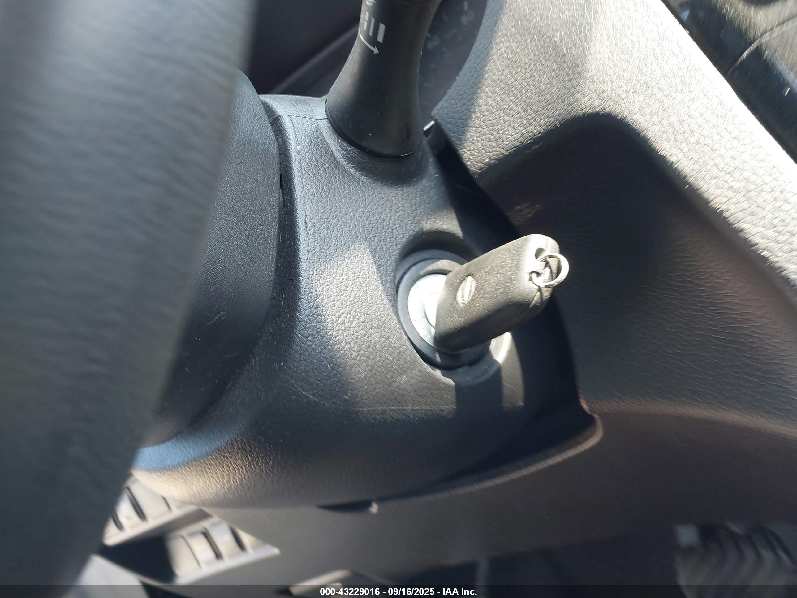NISSAN ROGUE image 11