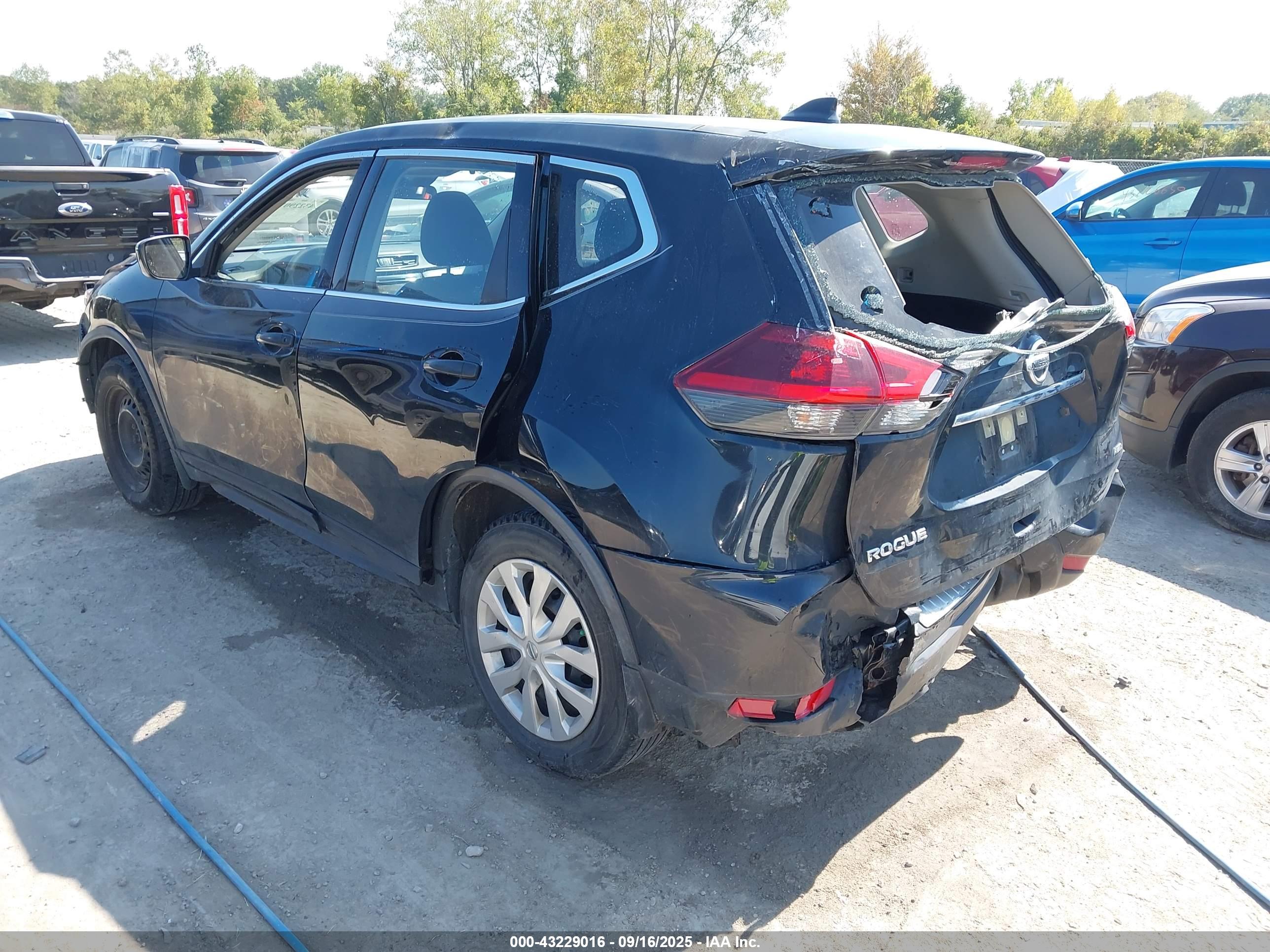 NISSAN ROGUE image 3