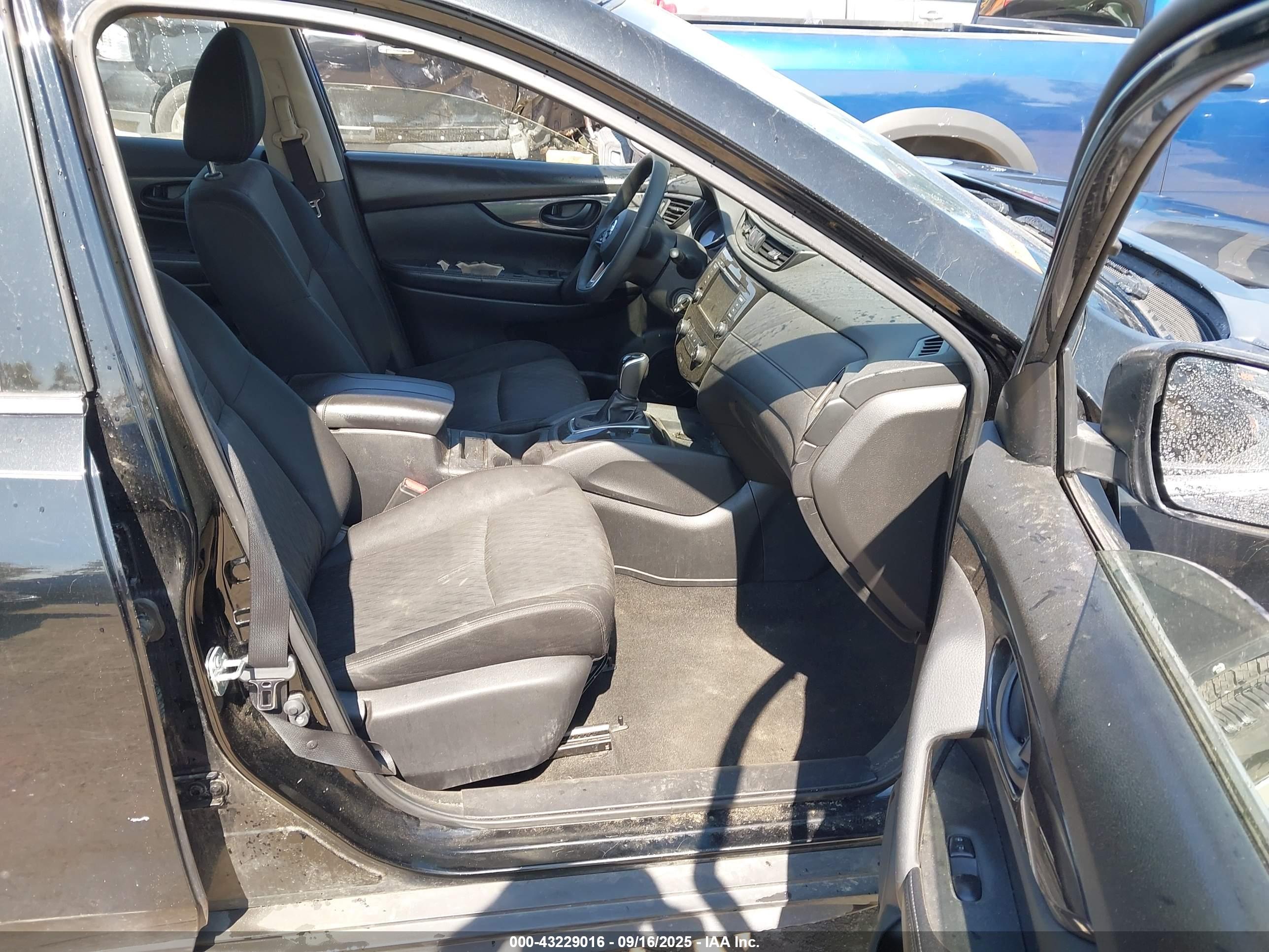 NISSAN ROGUE image 5