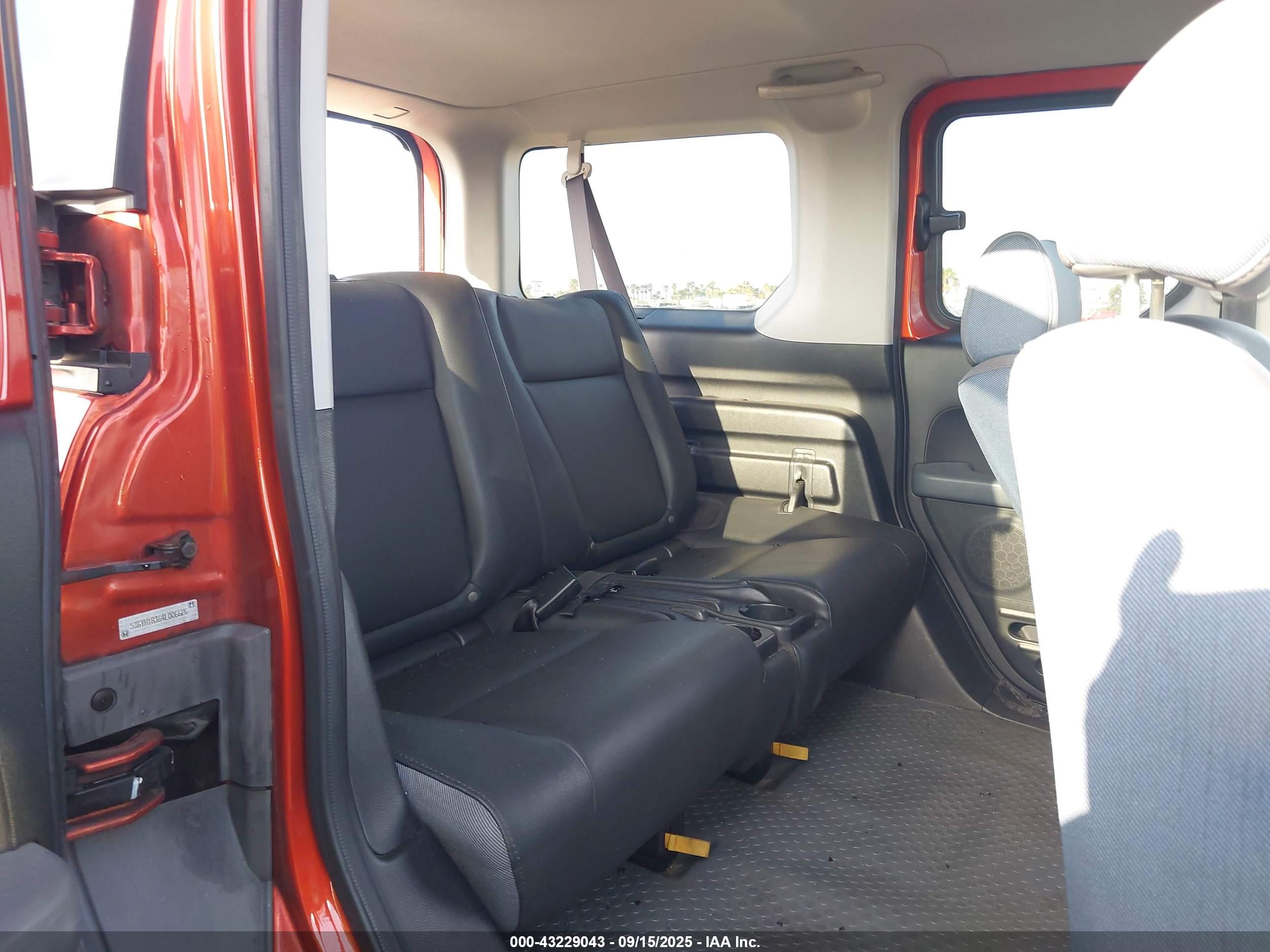 HONDA ELEMENT image 8