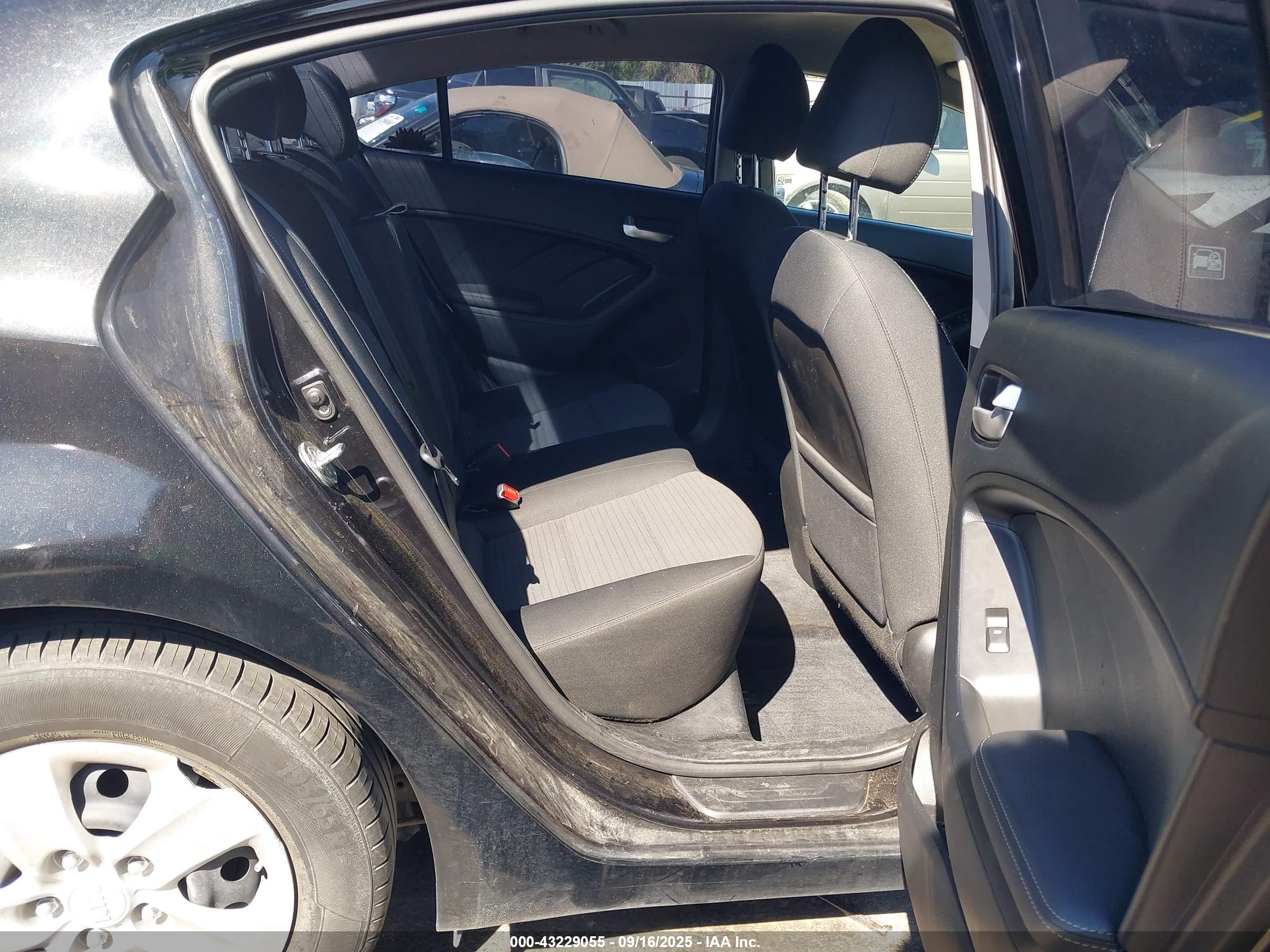 KIA FORTE image 8