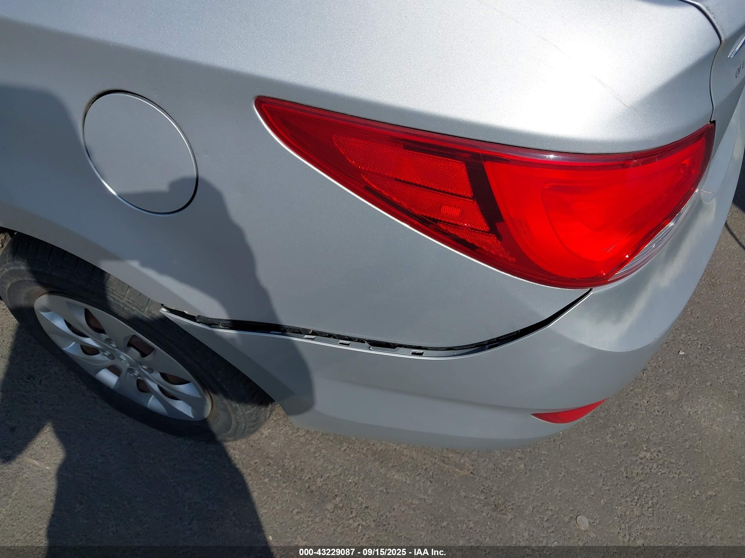 HYUNDAI ACCENT image 6