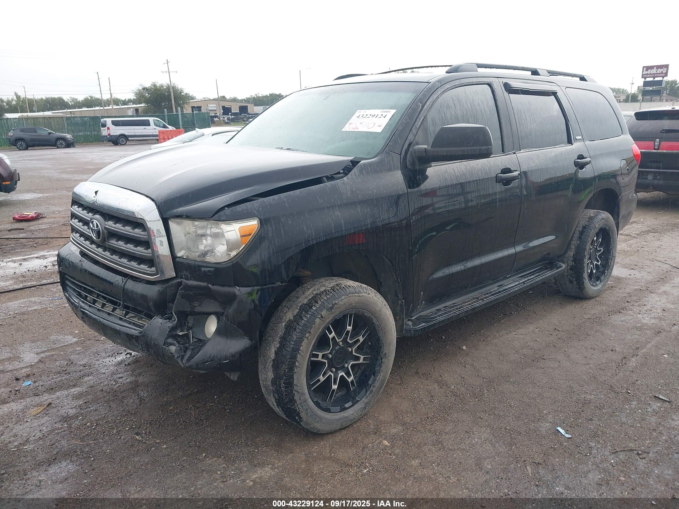 TOYOTA SEQUOIA image 2
