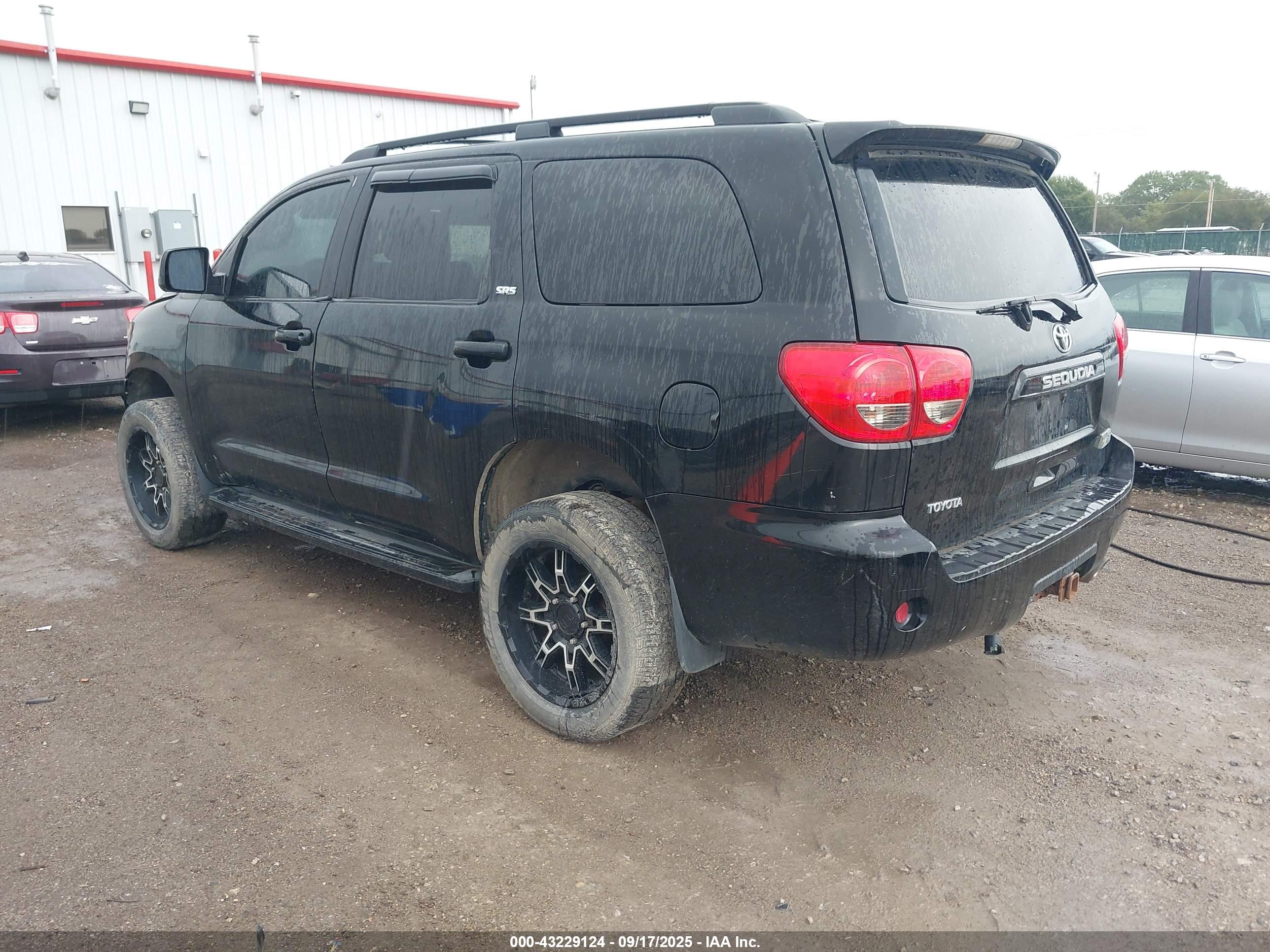 TOYOTA SEQUOIA image 3