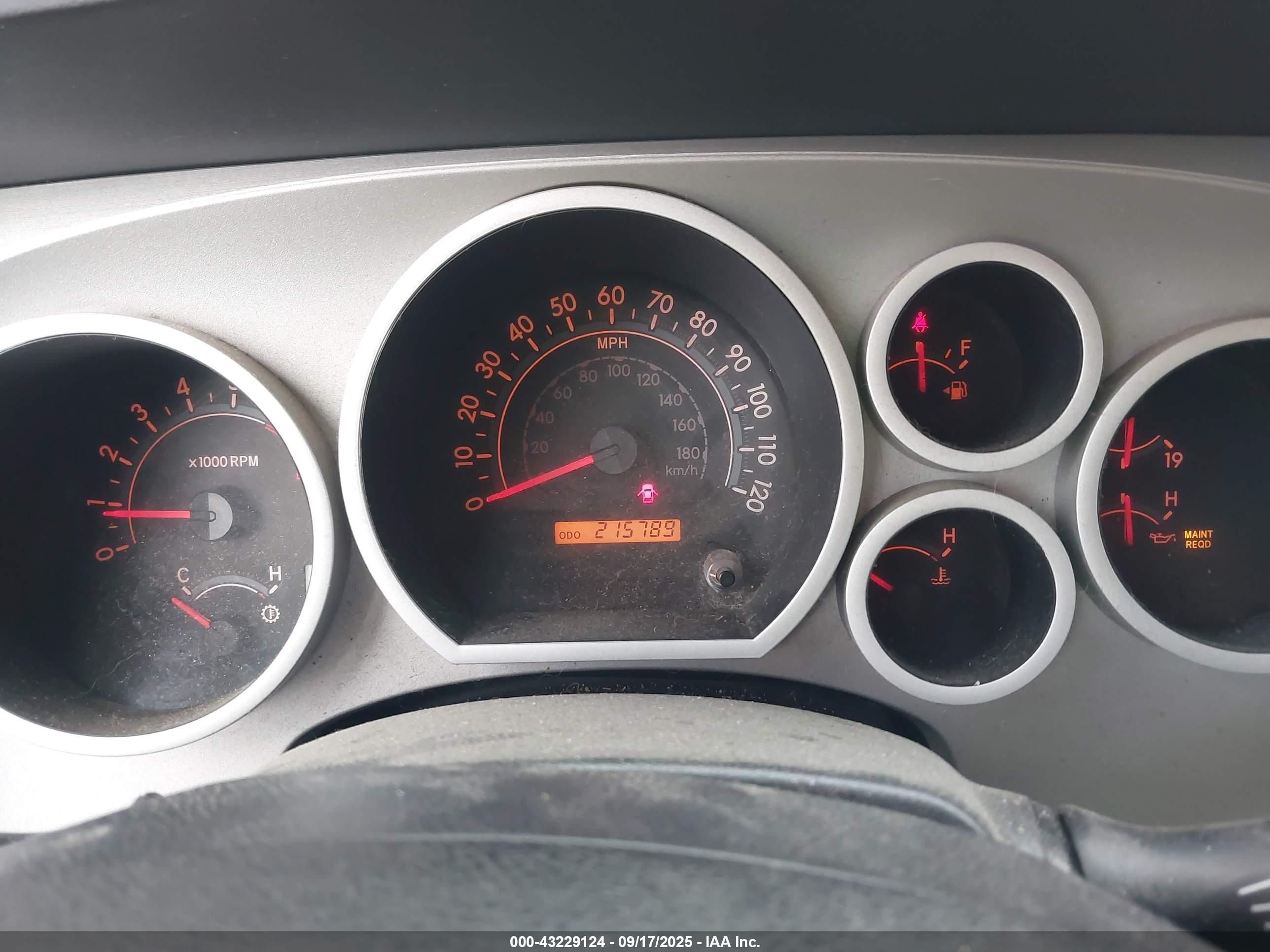 TOYOTA SEQUOIA image 7