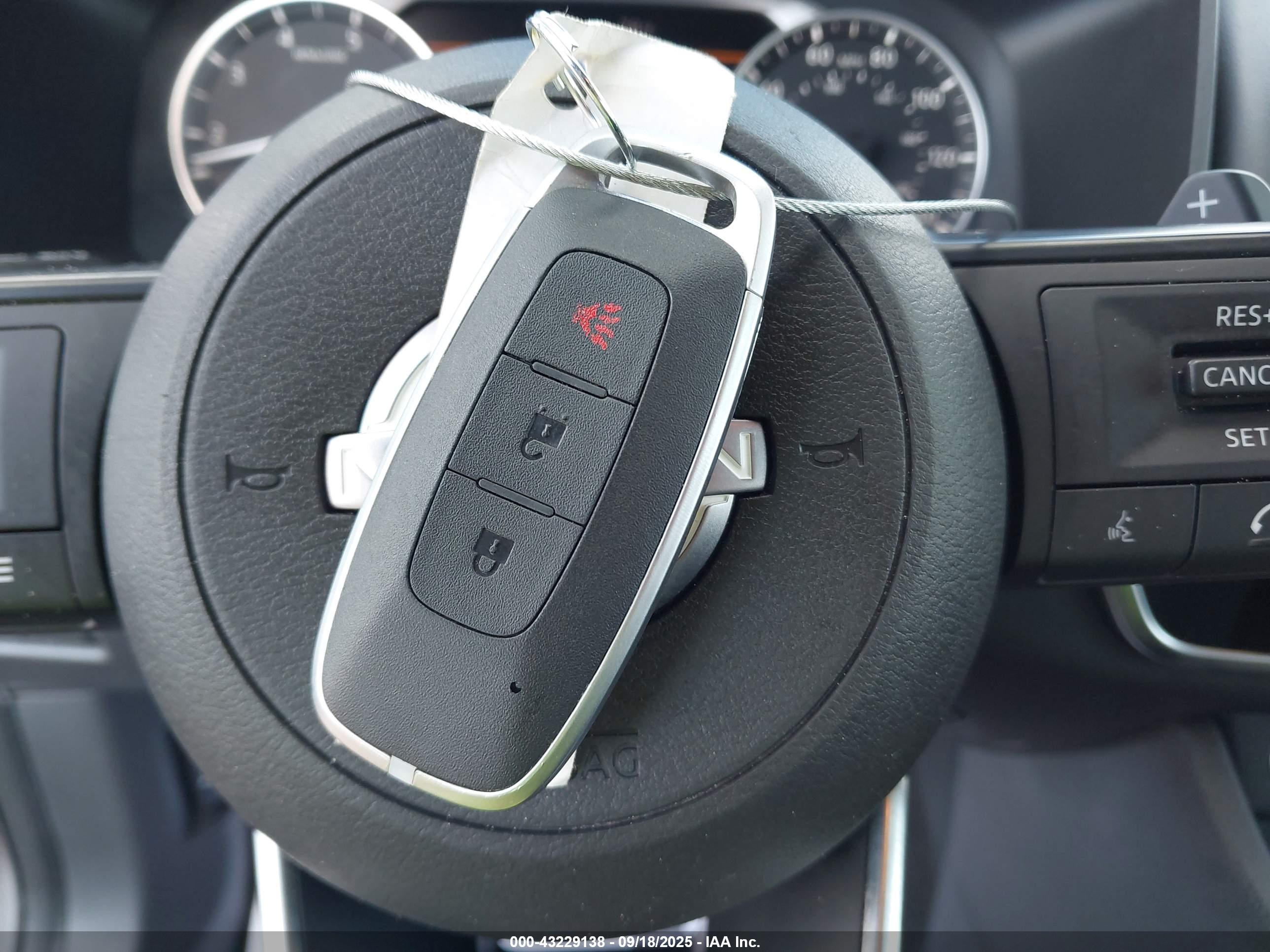 NISSAN ROGUE image 11