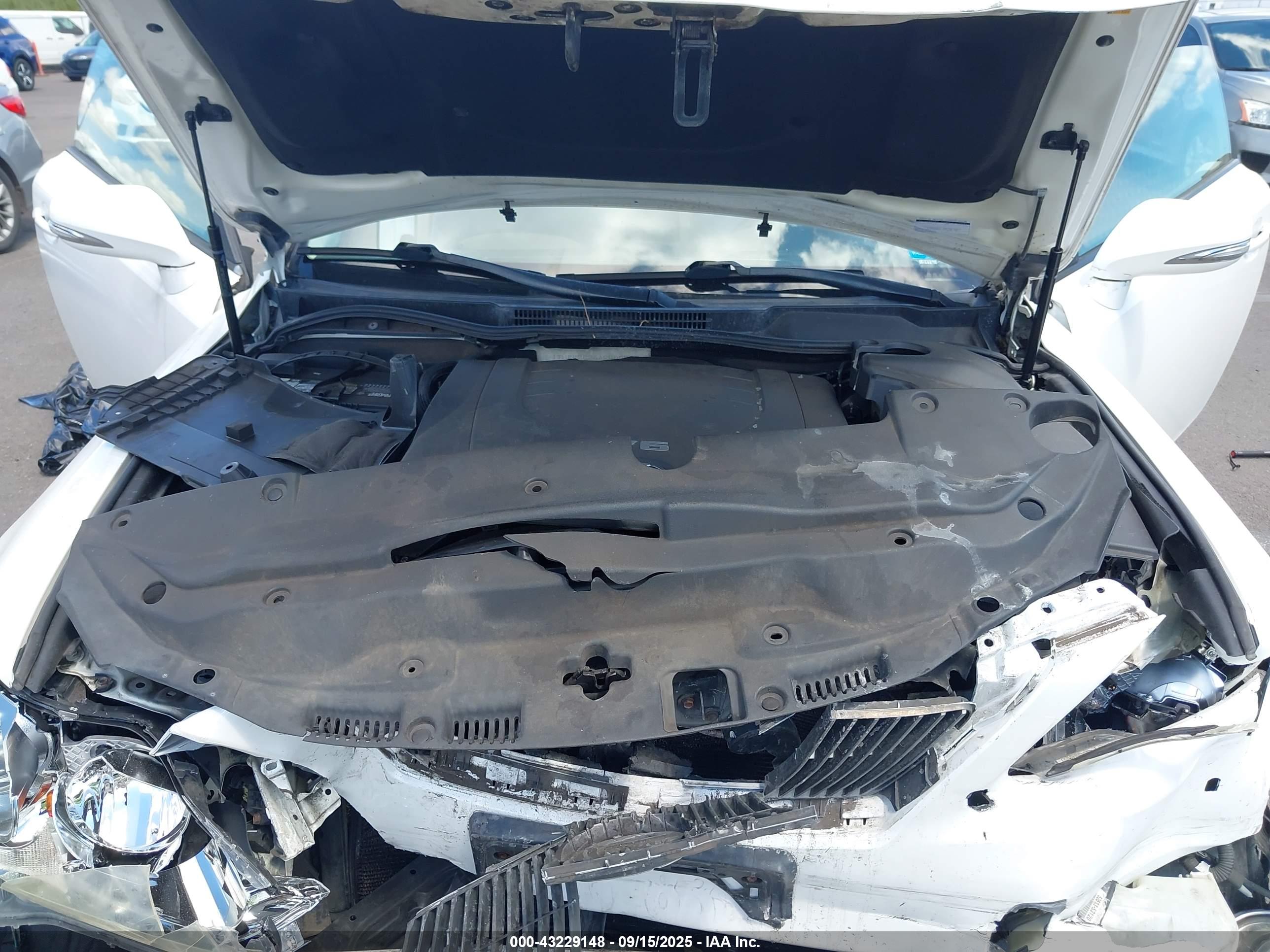 LEXUS IS image 10