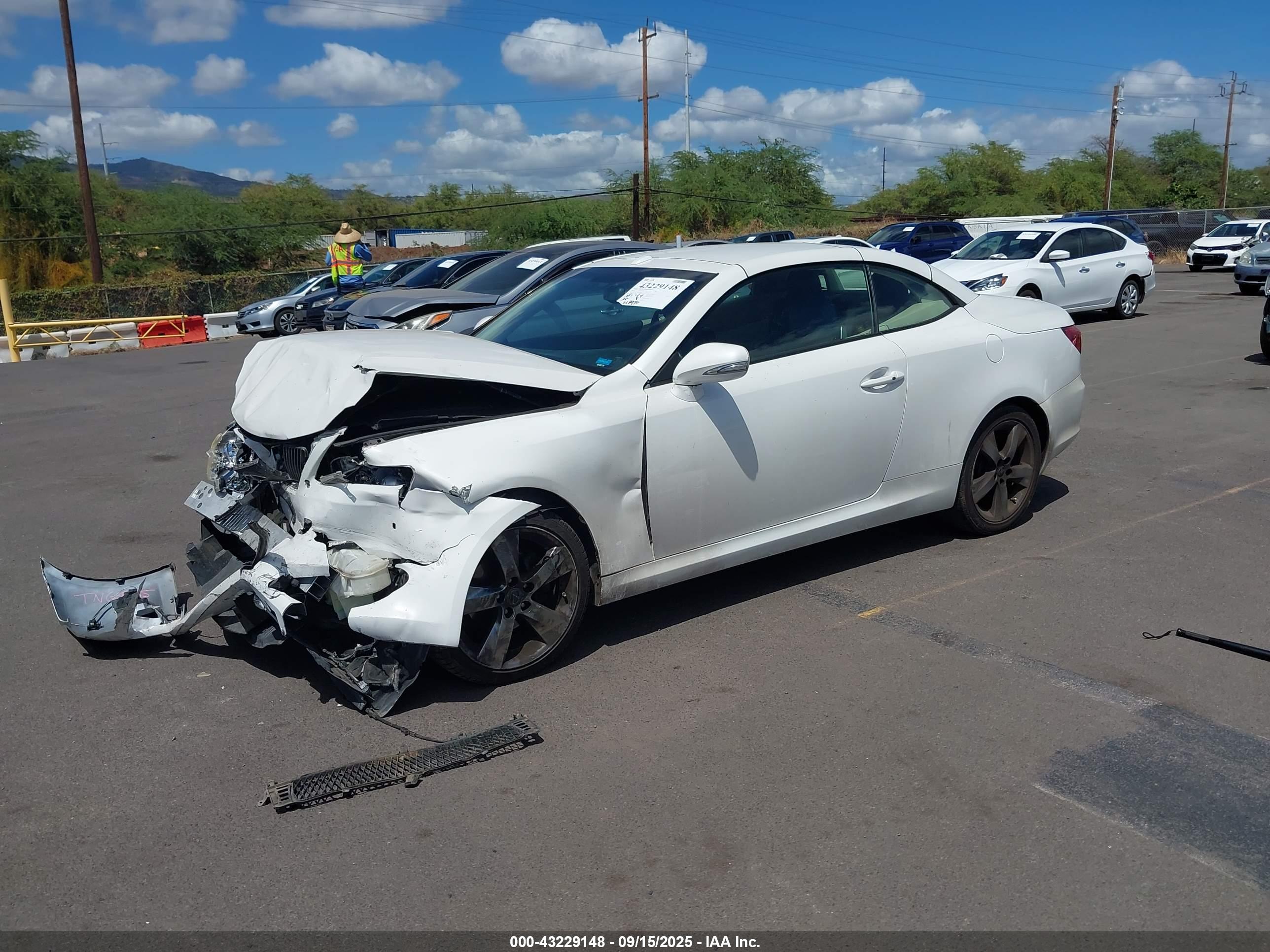 LEXUS IS image 2