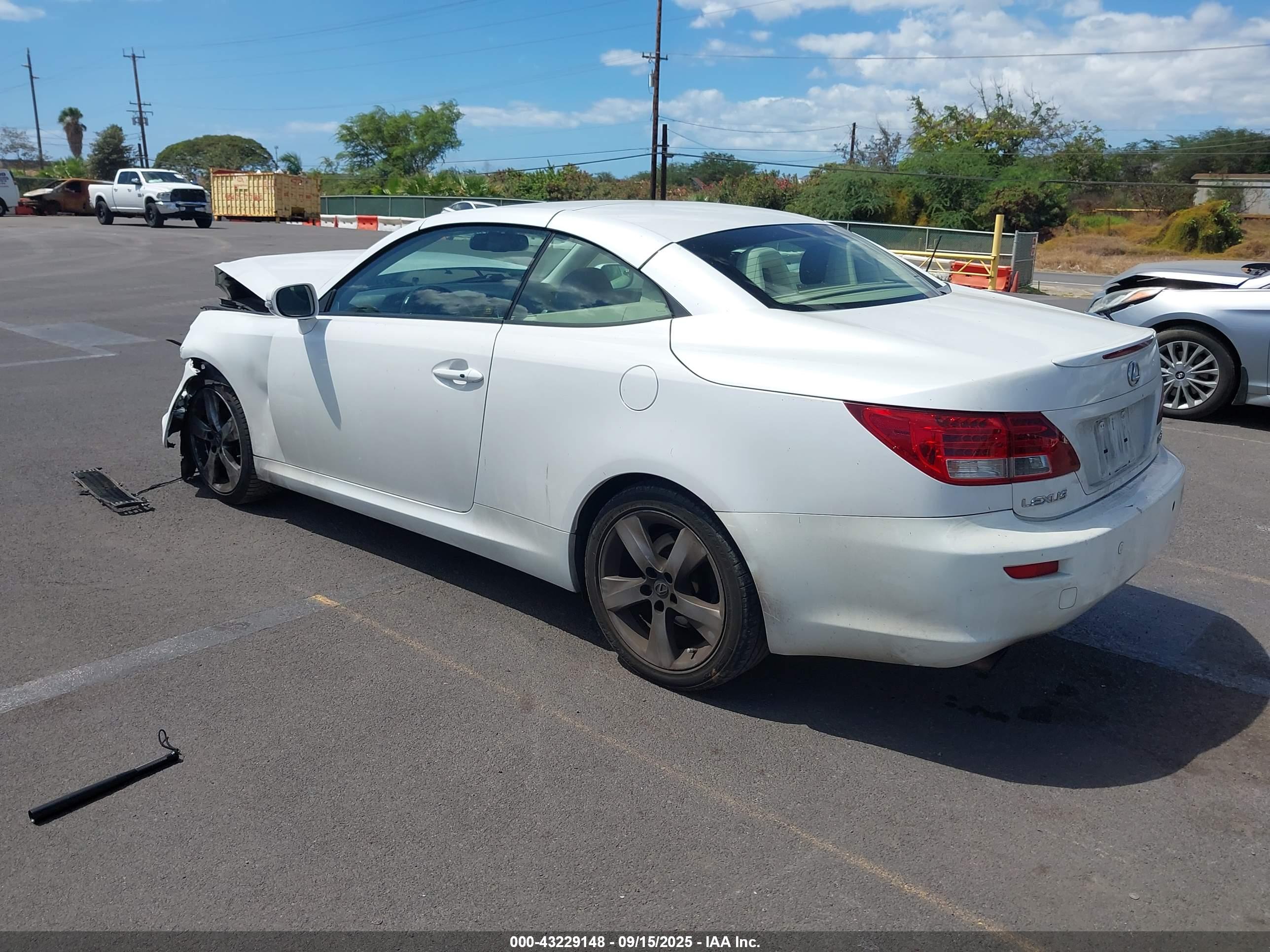 LEXUS IS image 3