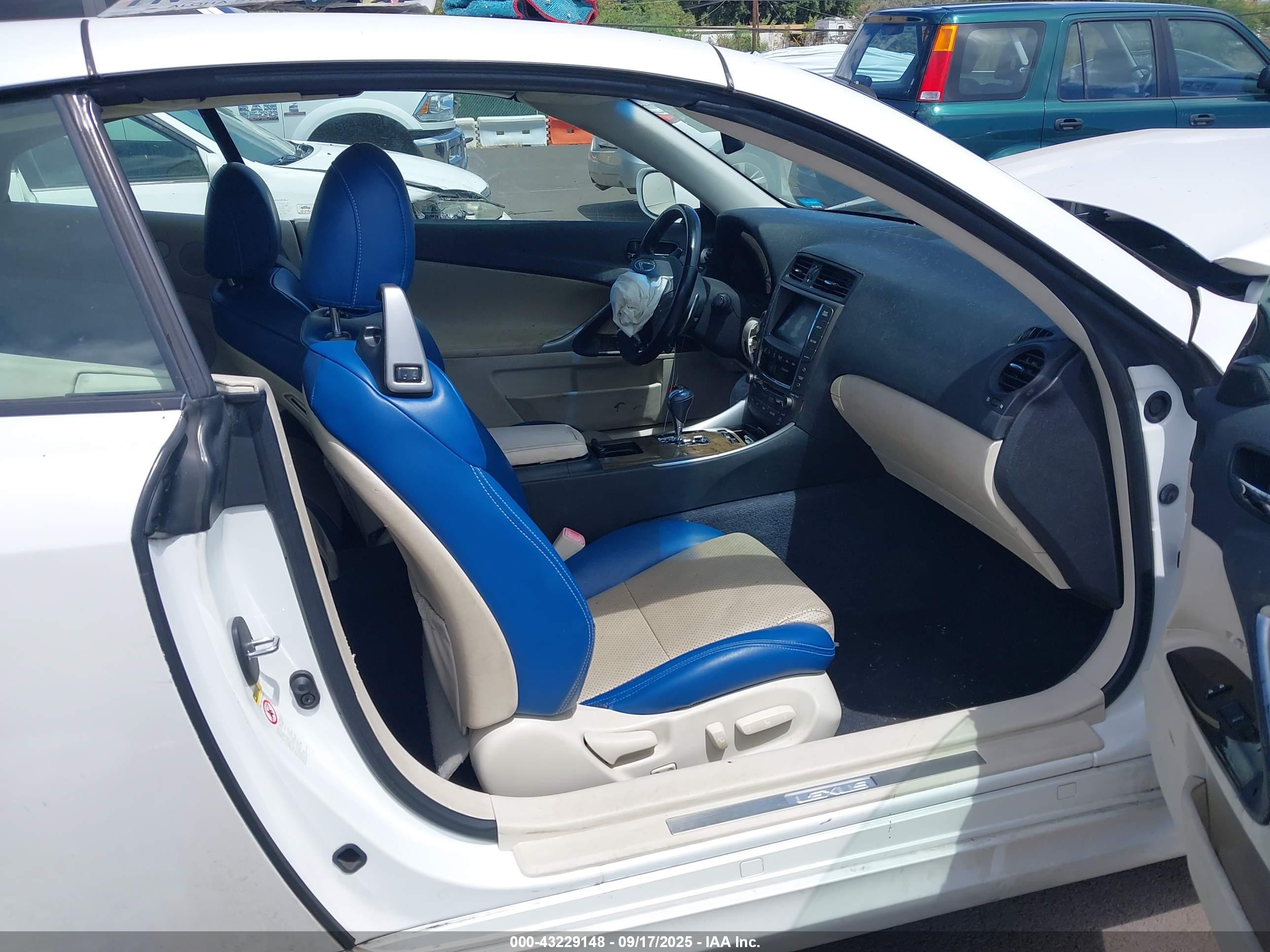 LEXUS IS image 5