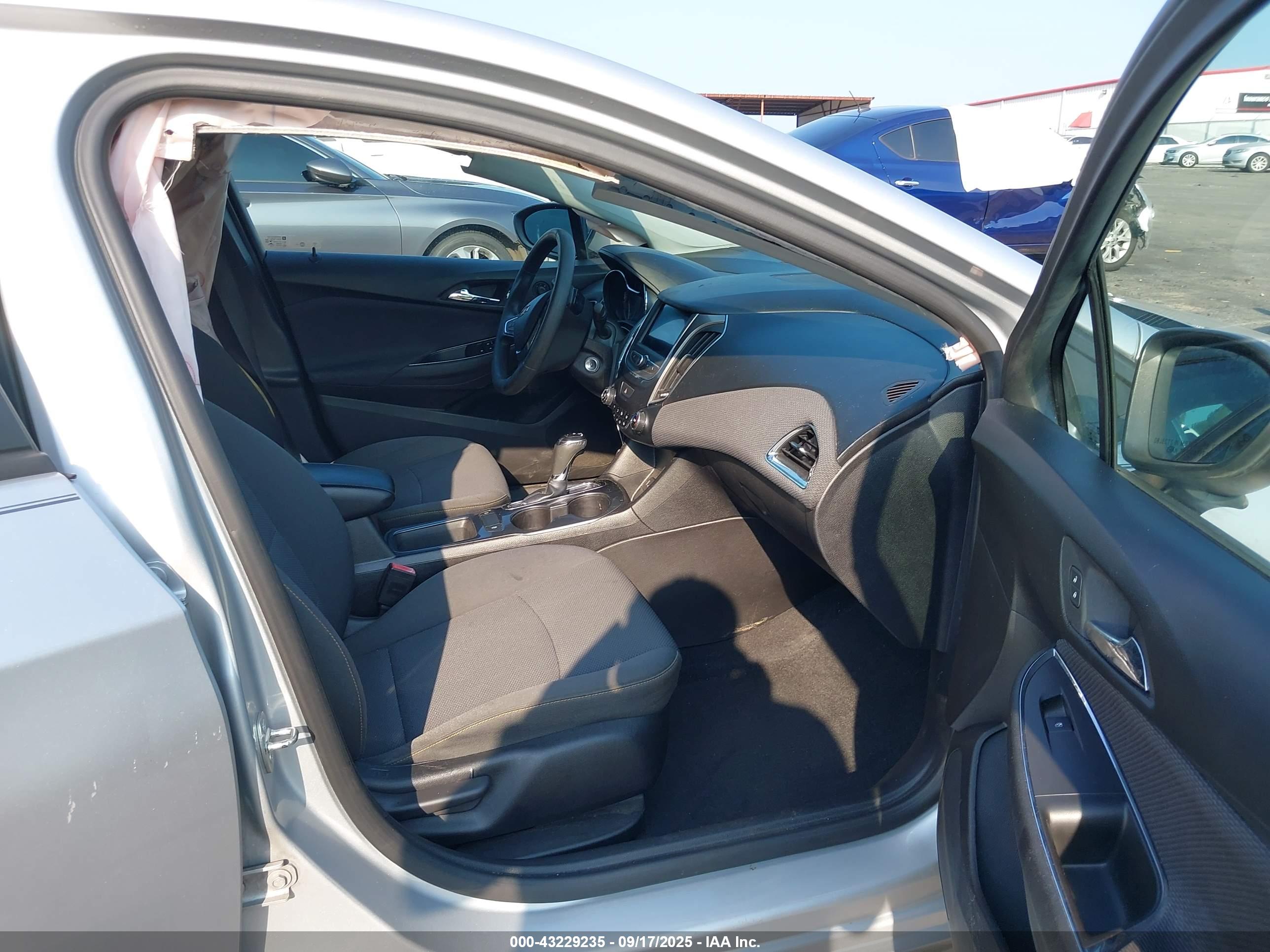CHEVROLET CRUZE image 5