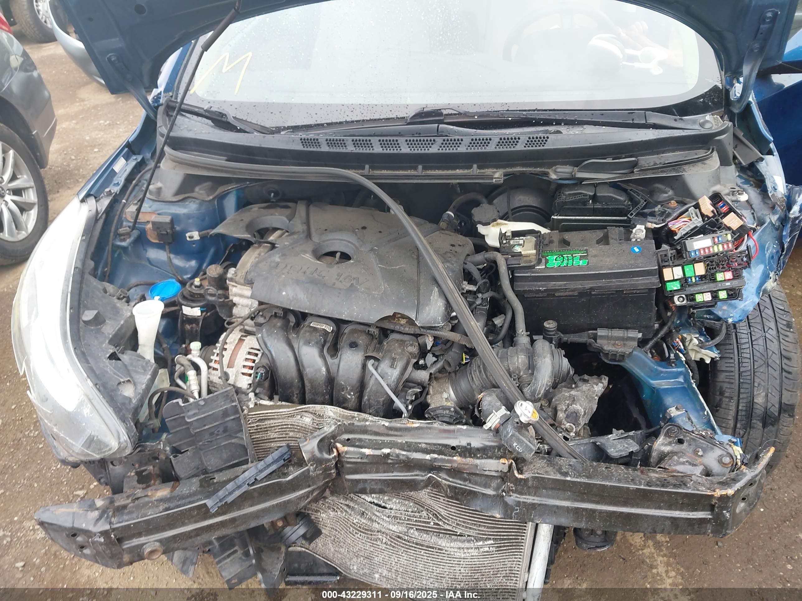 HYUNDAI ELANTRA image 10