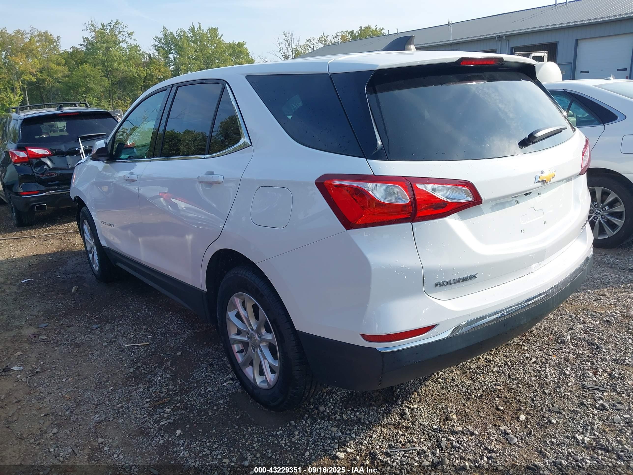 CHEVROLET EQUINOX image 3