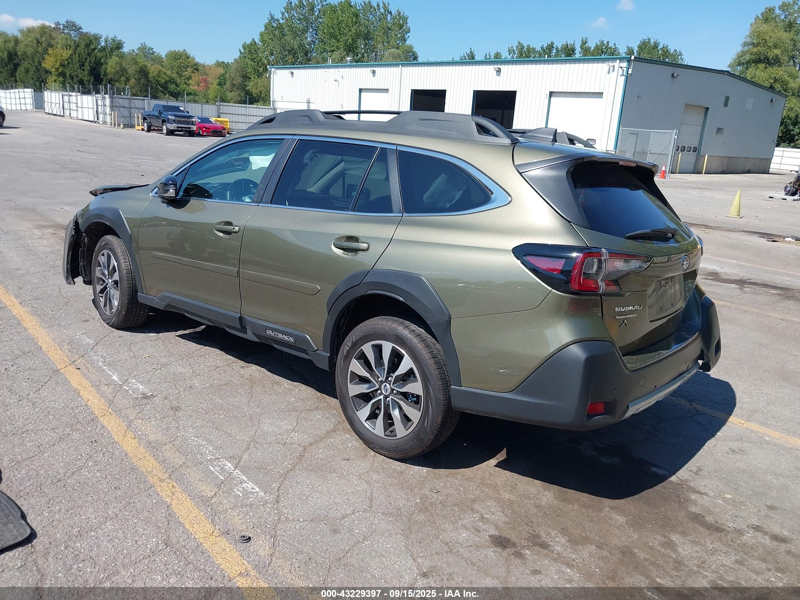 SUBARU OUTBACK image 3