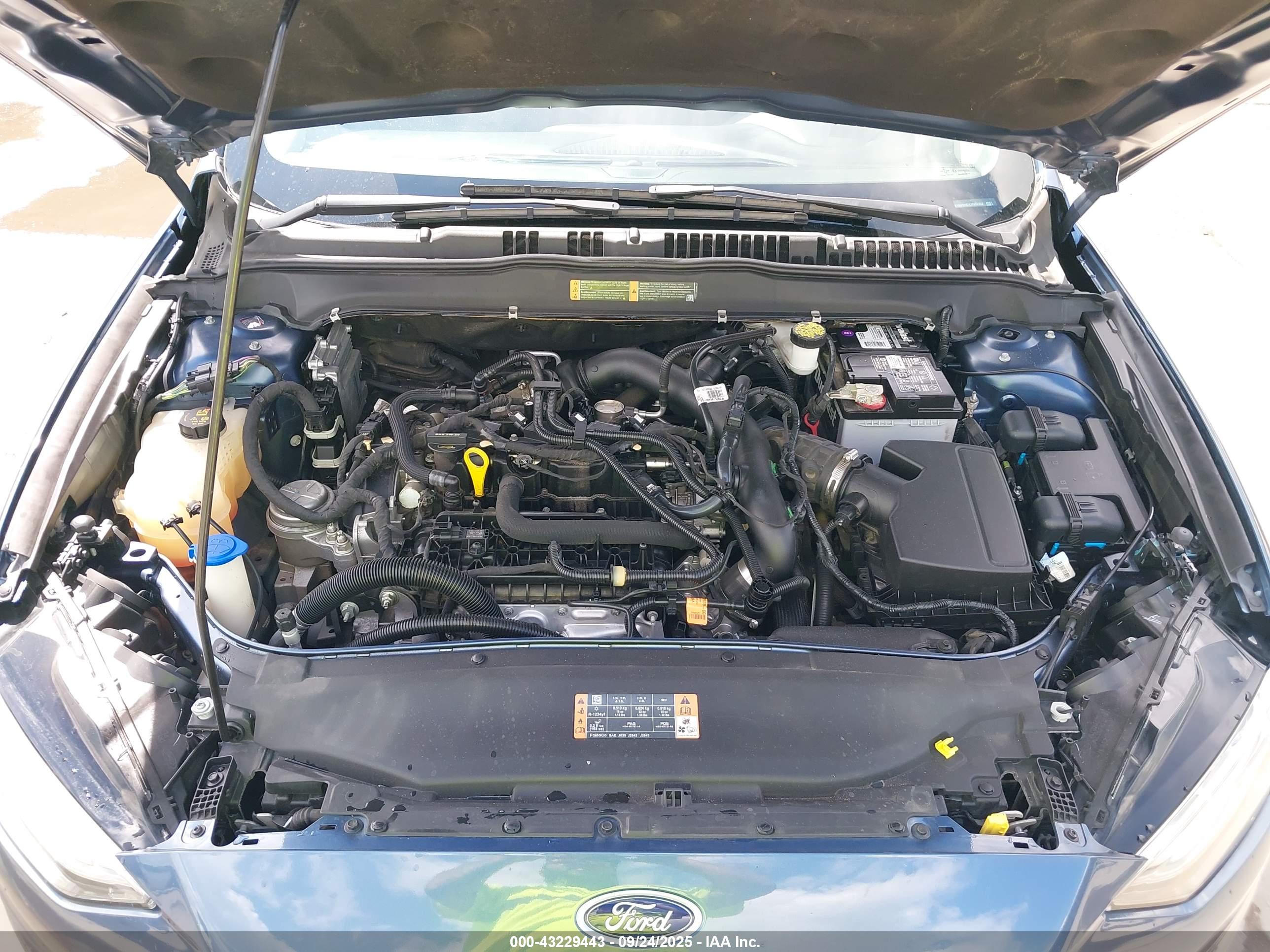 FORD FUSION image 10