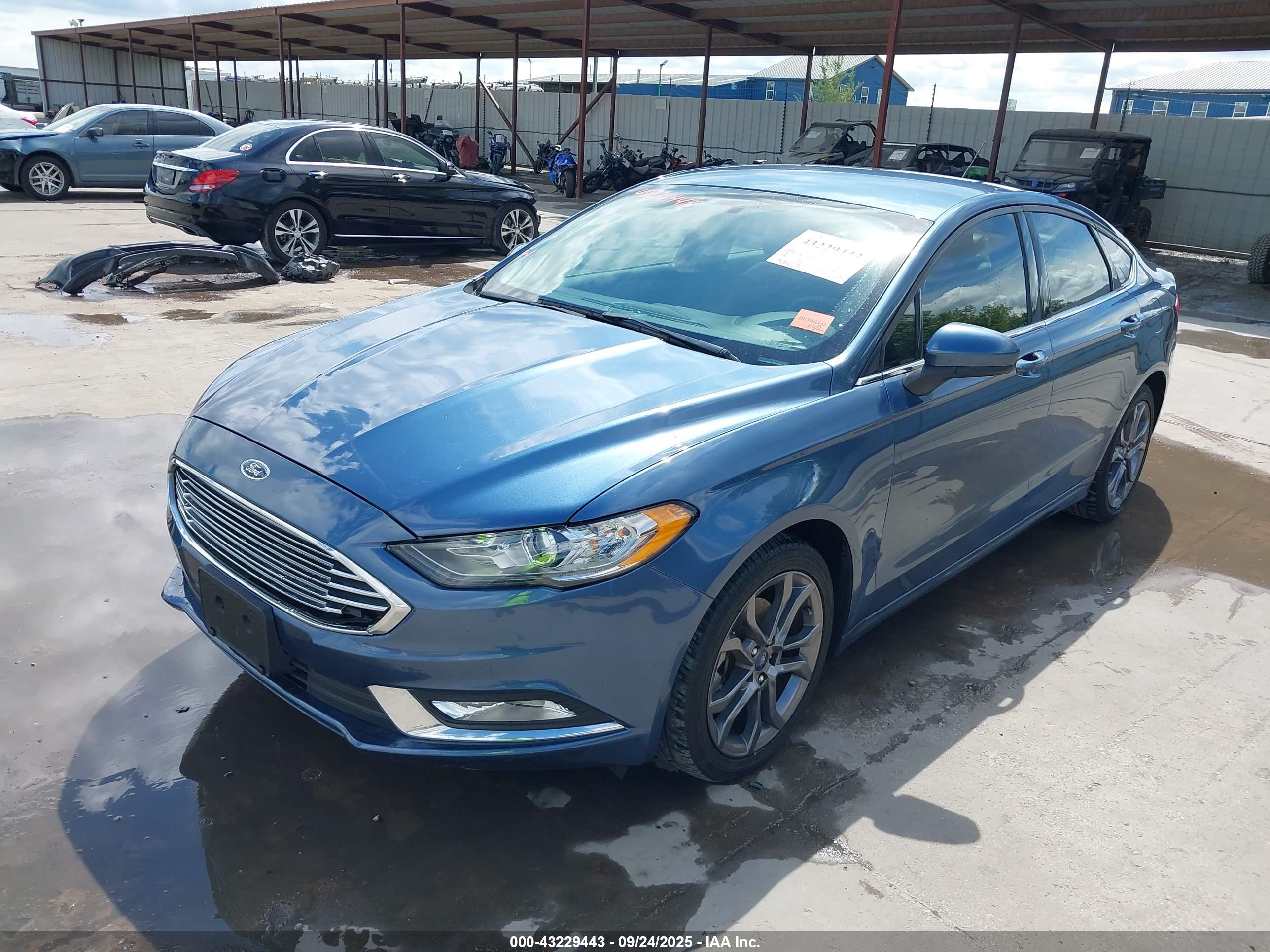 FORD FUSION image 2