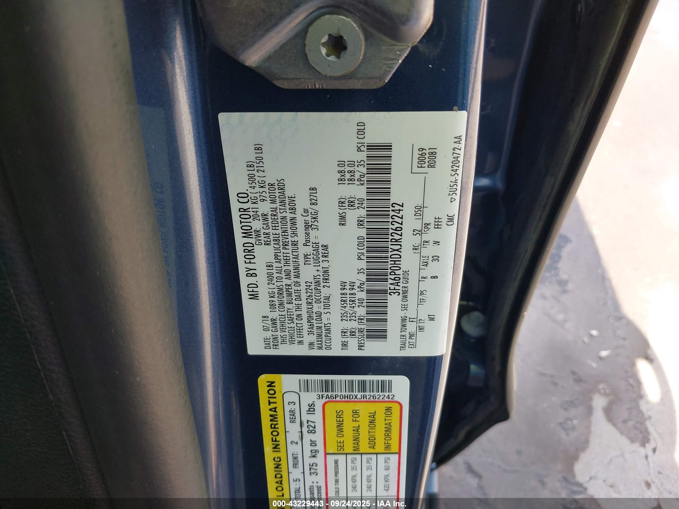 FORD FUSION image 9