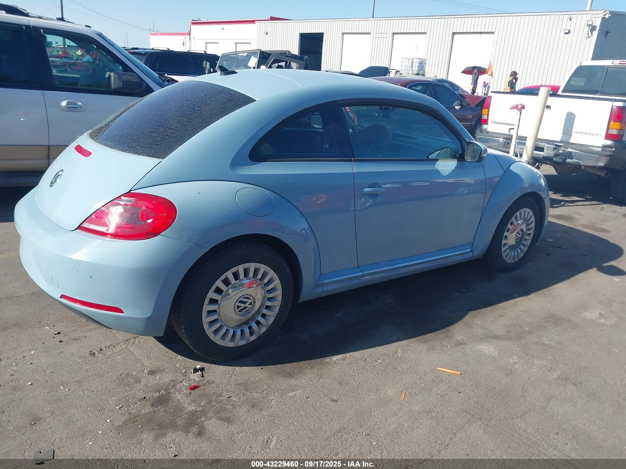 VOLKSWAGEN BEETLE image 4