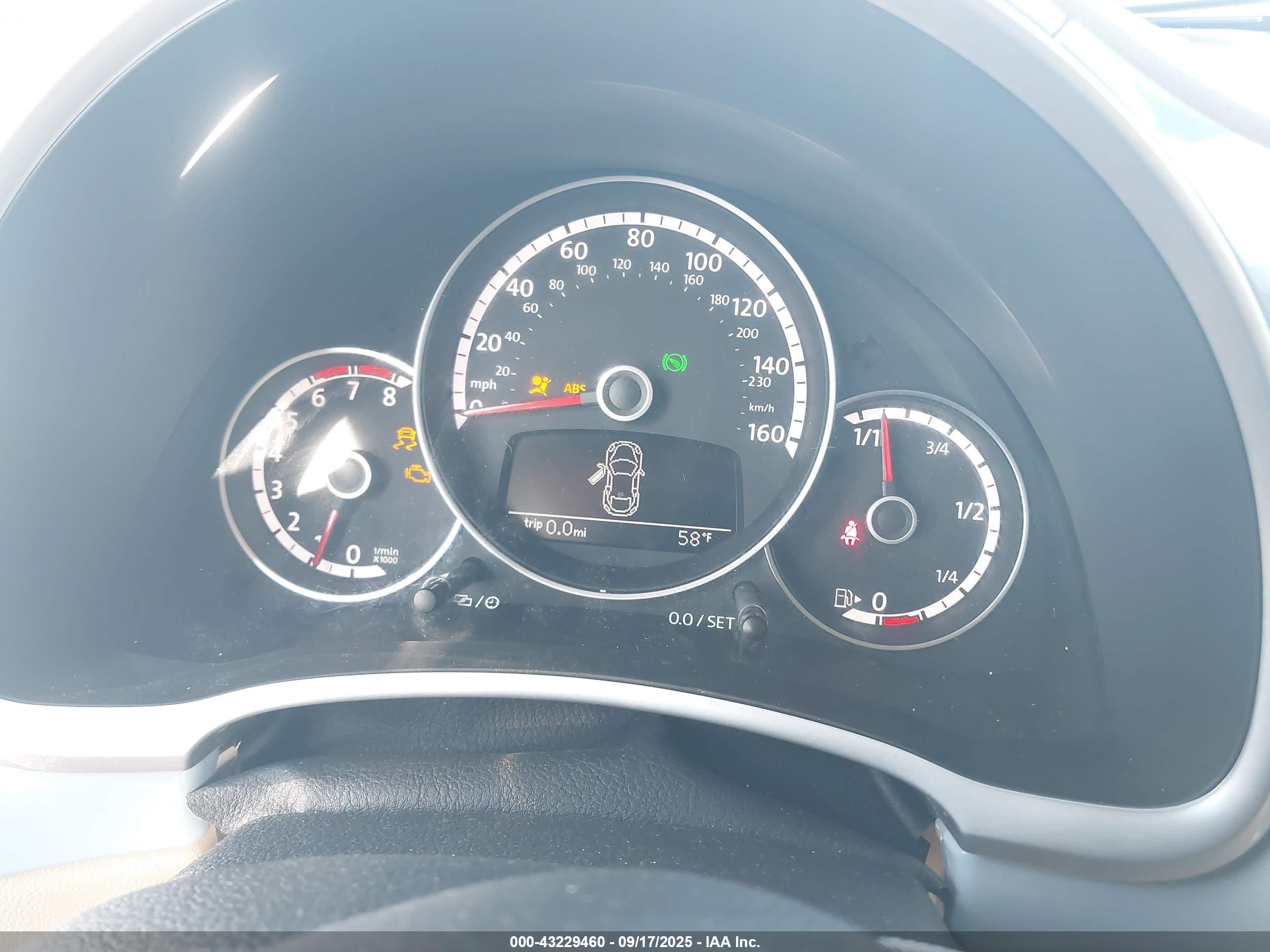 VOLKSWAGEN BEETLE image 7